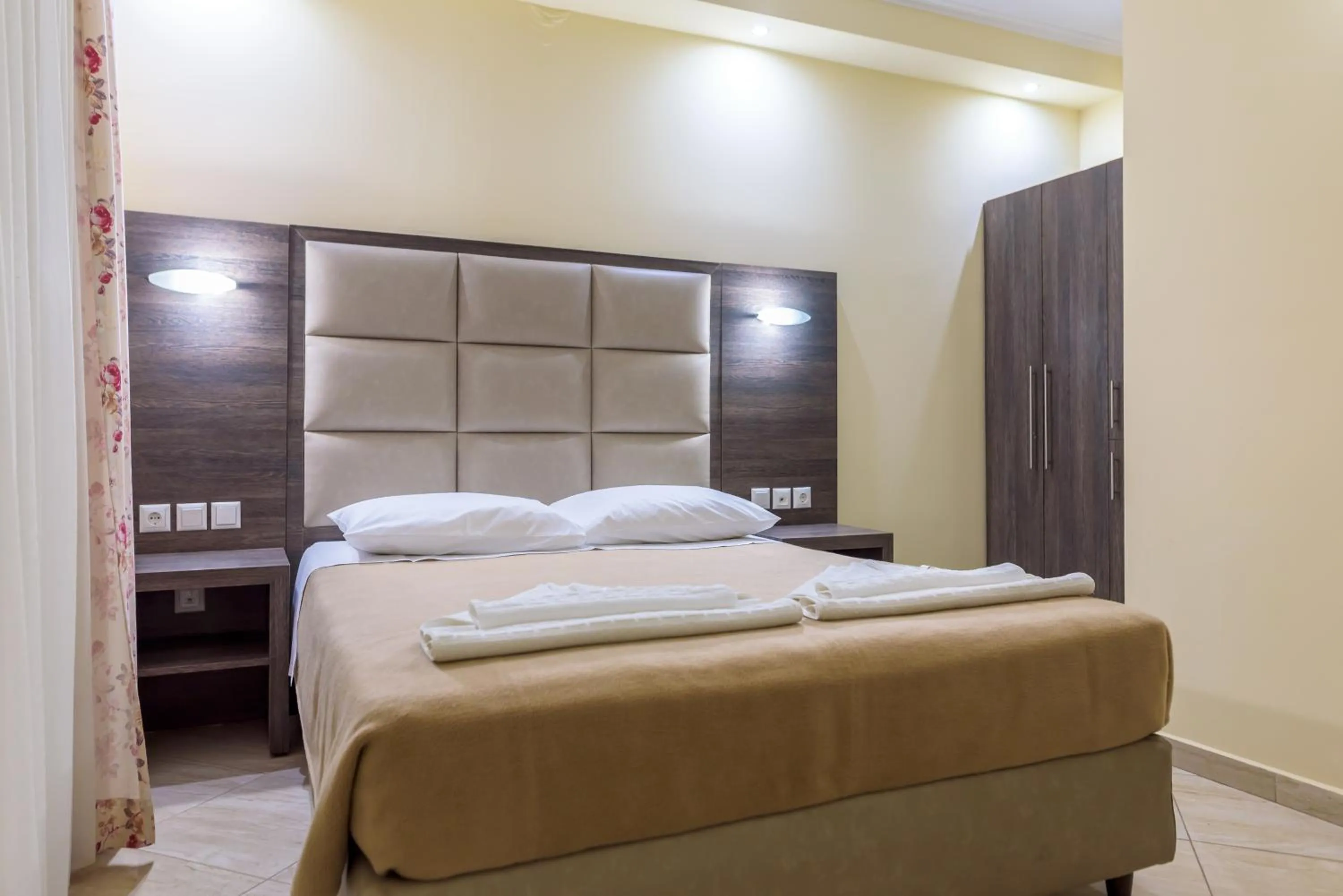 Bed in Santa Rosa Hotel & Beach