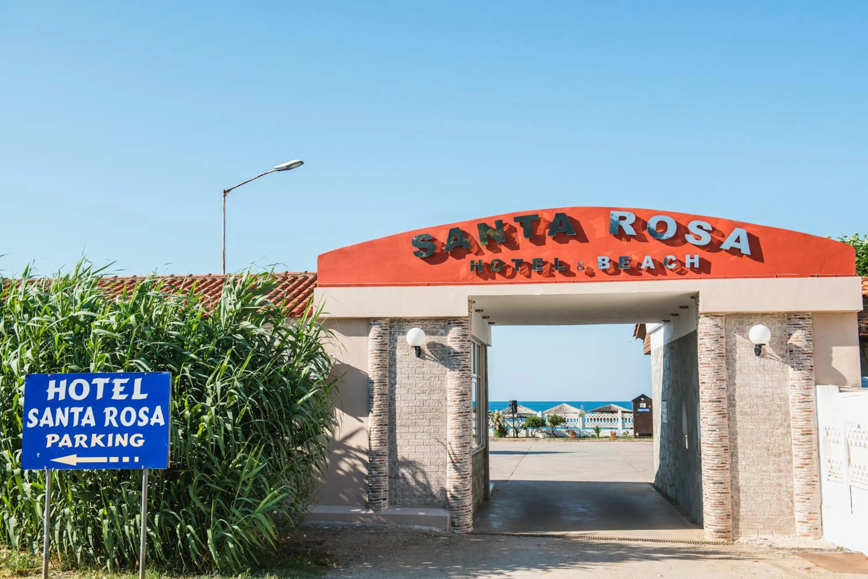 Facade/entrance in Santa Rosa Hotel & Beach