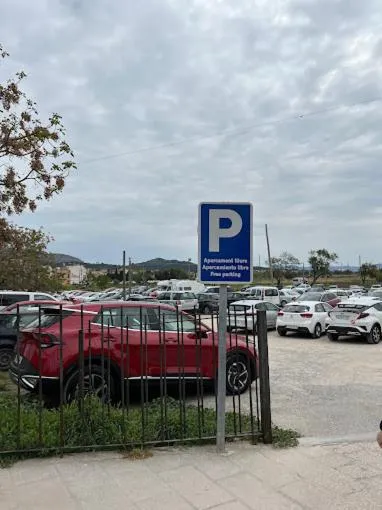Parking in Fonda Llabres Boutique