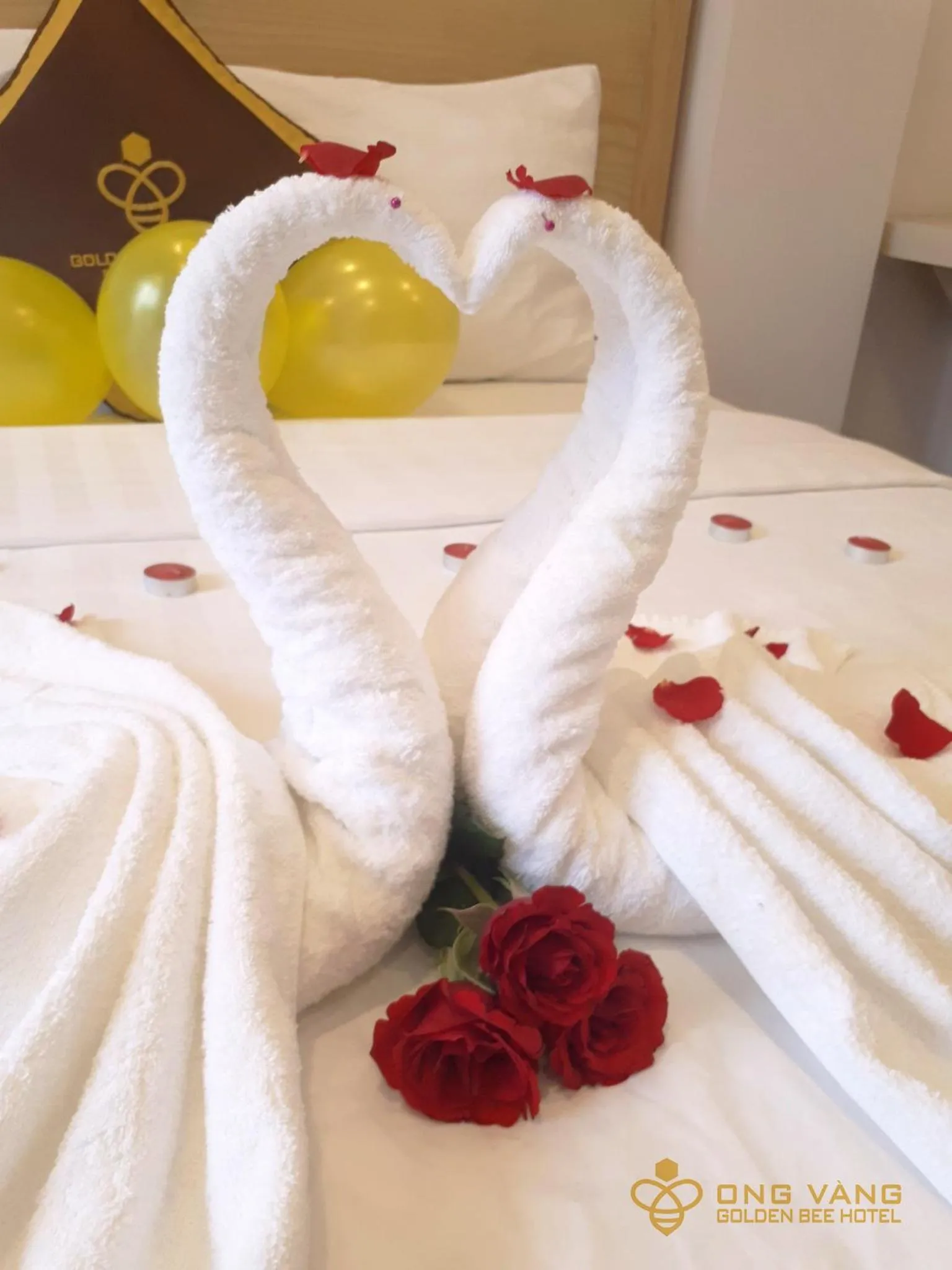 Bed in Golden Bee Hotel