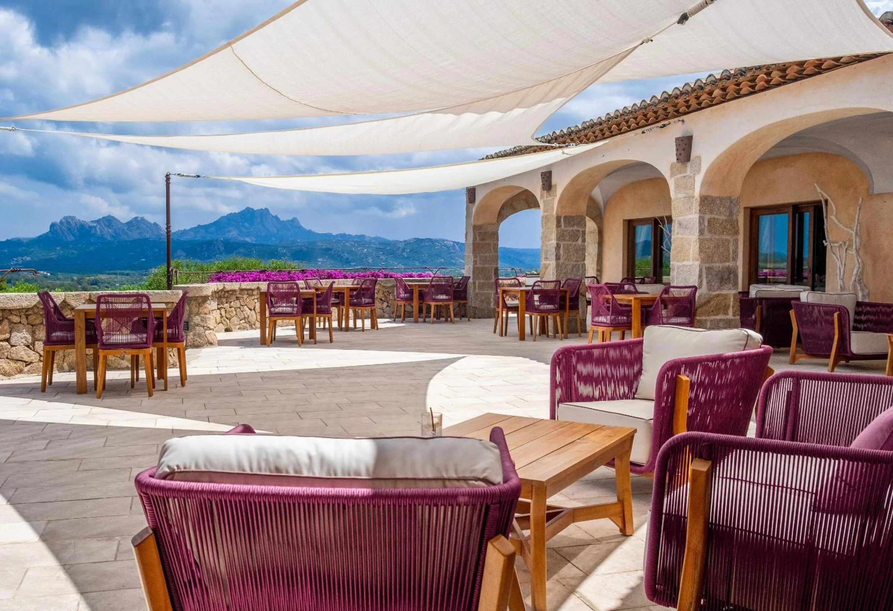 Food and drinks in Moma Hotel Cannigione