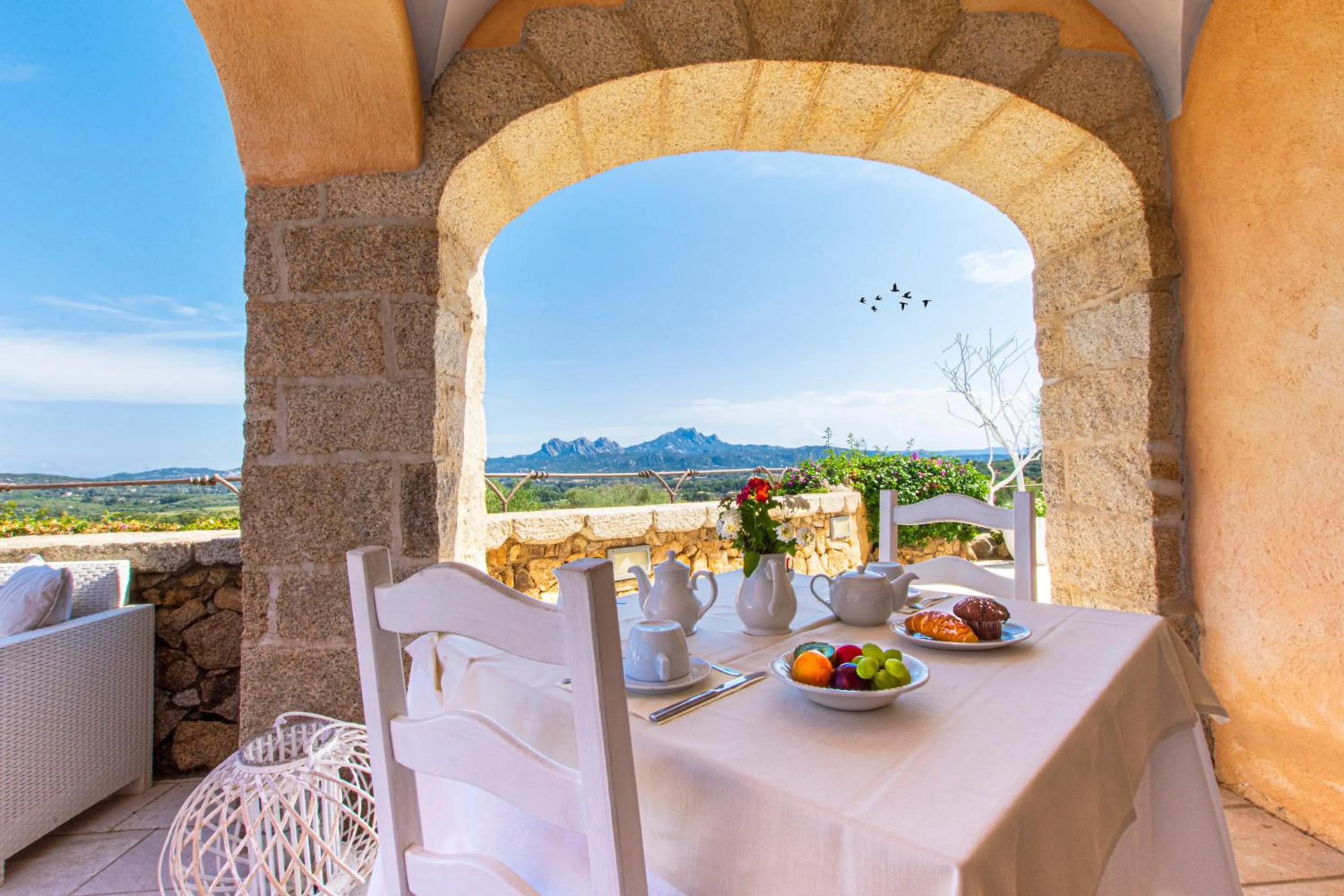 Food and drinks in Moma Hotel Cannigione