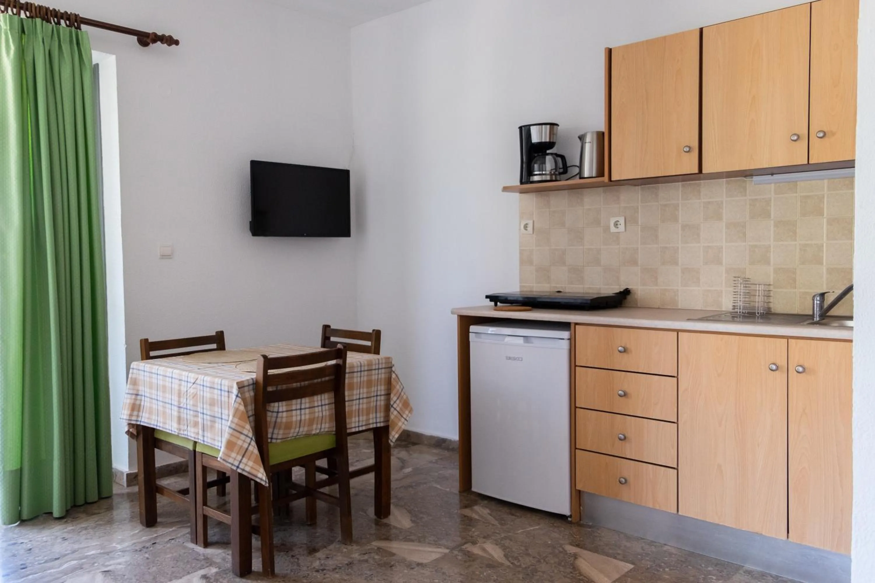 TV and multimedia in Esperides