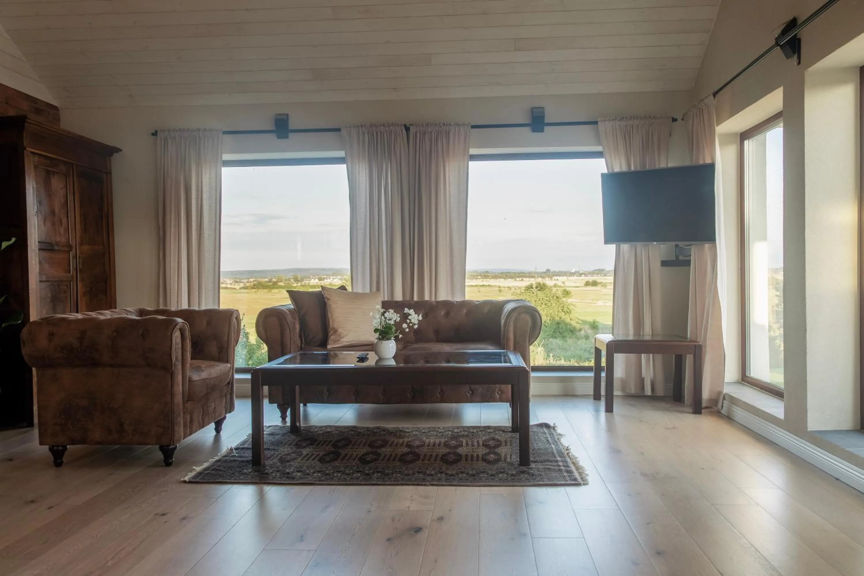 Restaurant/places to eat in Lydinge Resort