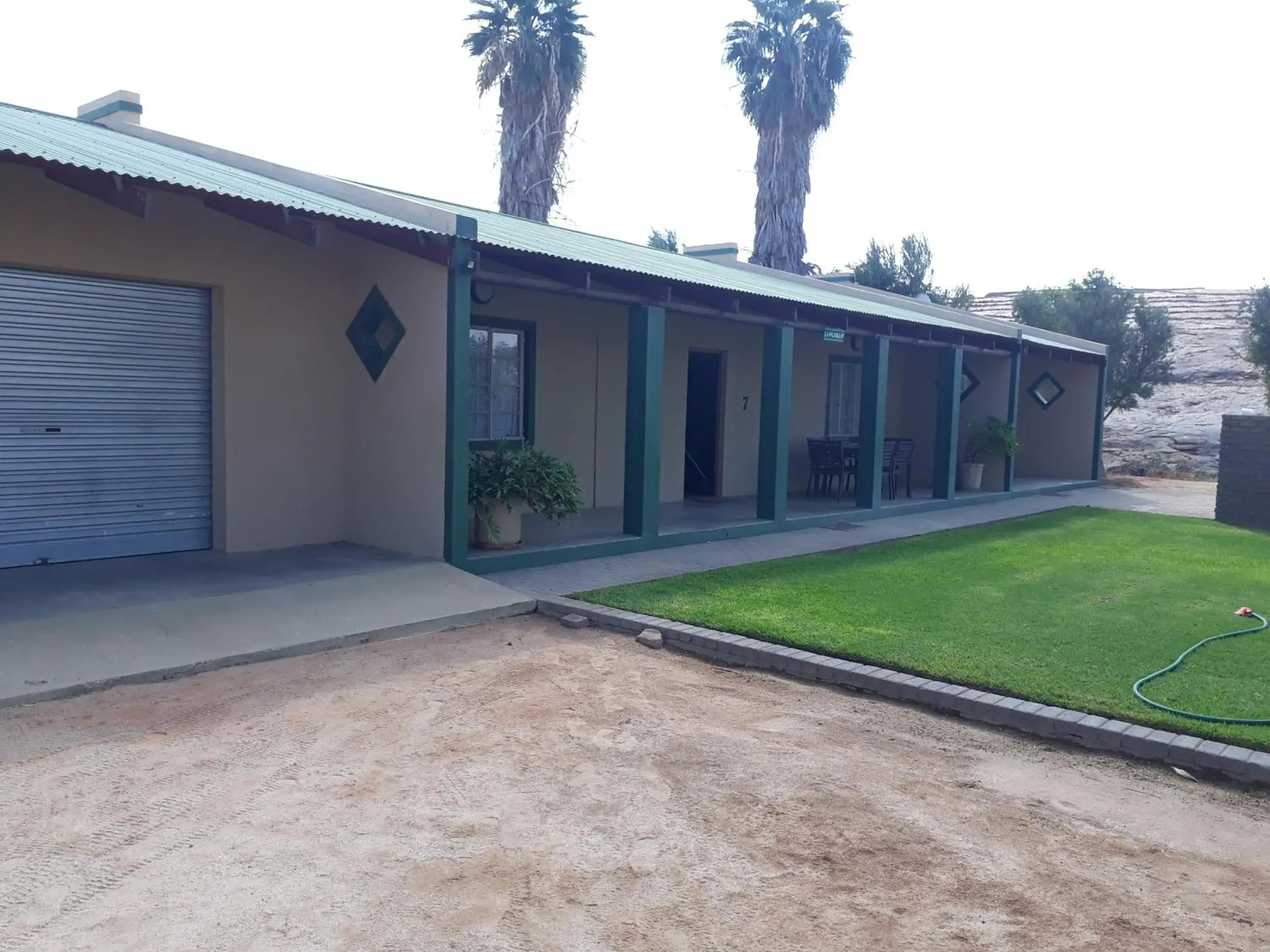 Three-Bedroom Villa in Augrabies De Oude Stoor Guesthouse Three-Bedroom Villa in Augrabies De Oude Stoor Guesthouse