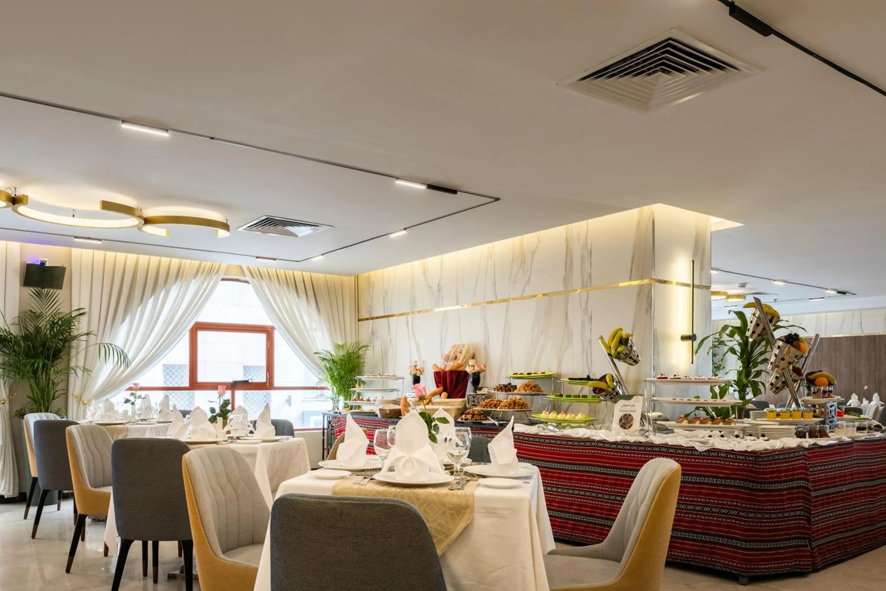 Restaurant/places to eat in Emaar Elite Al Madina Hotel