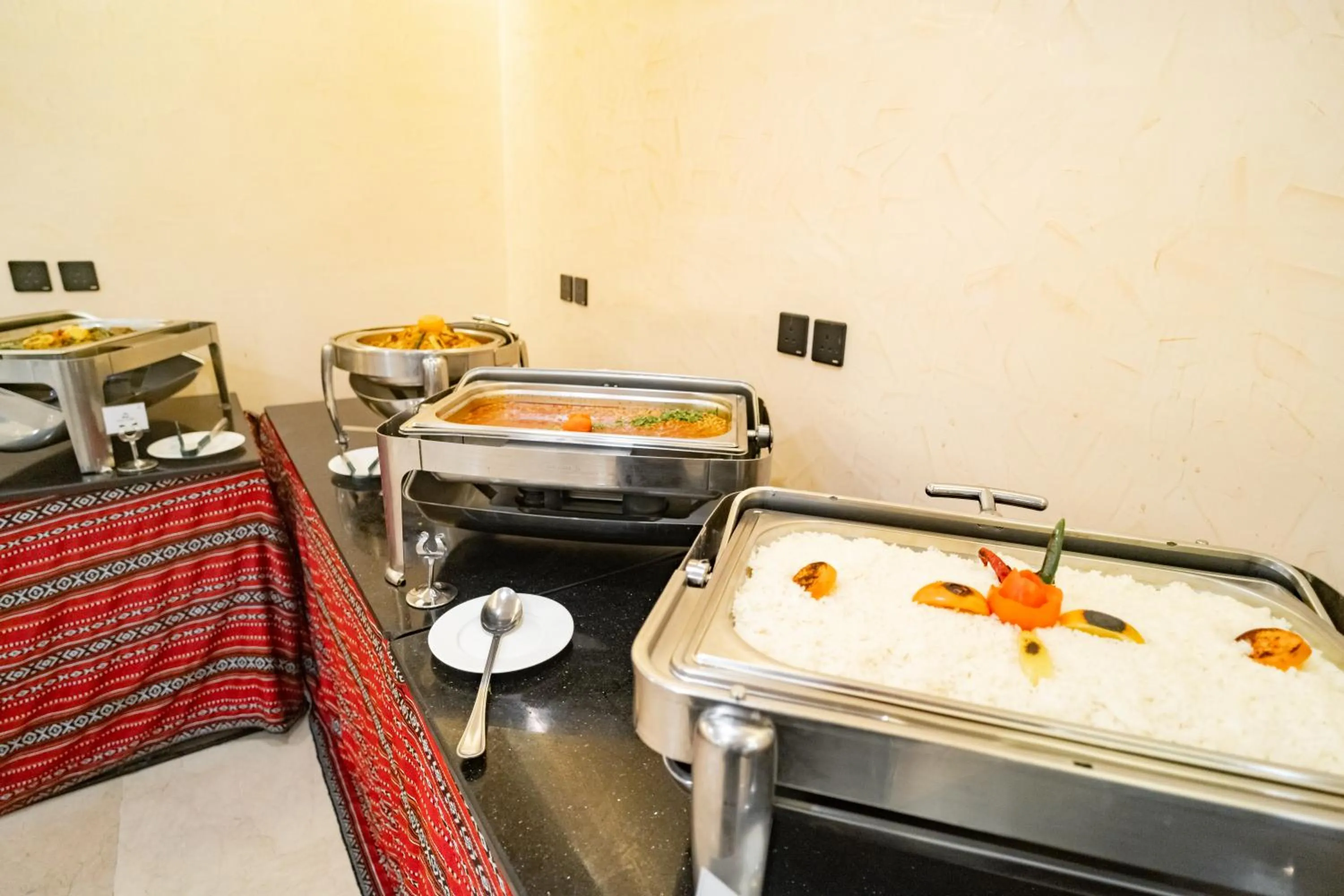 Food and drinks in Emaar Elite Al Madina Hotel