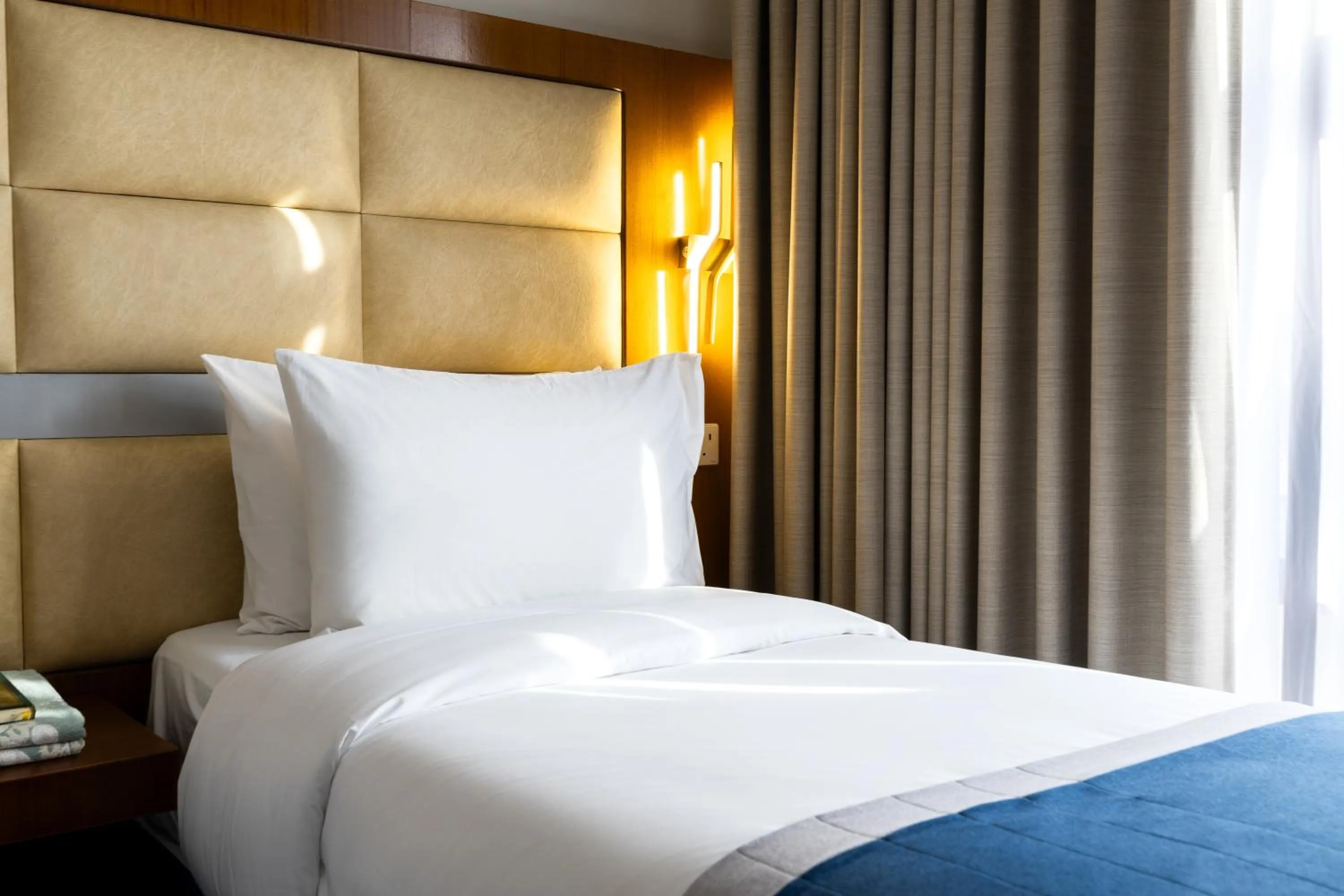 Bedroom, Bed in Emaar Elite Al Madina Hotel