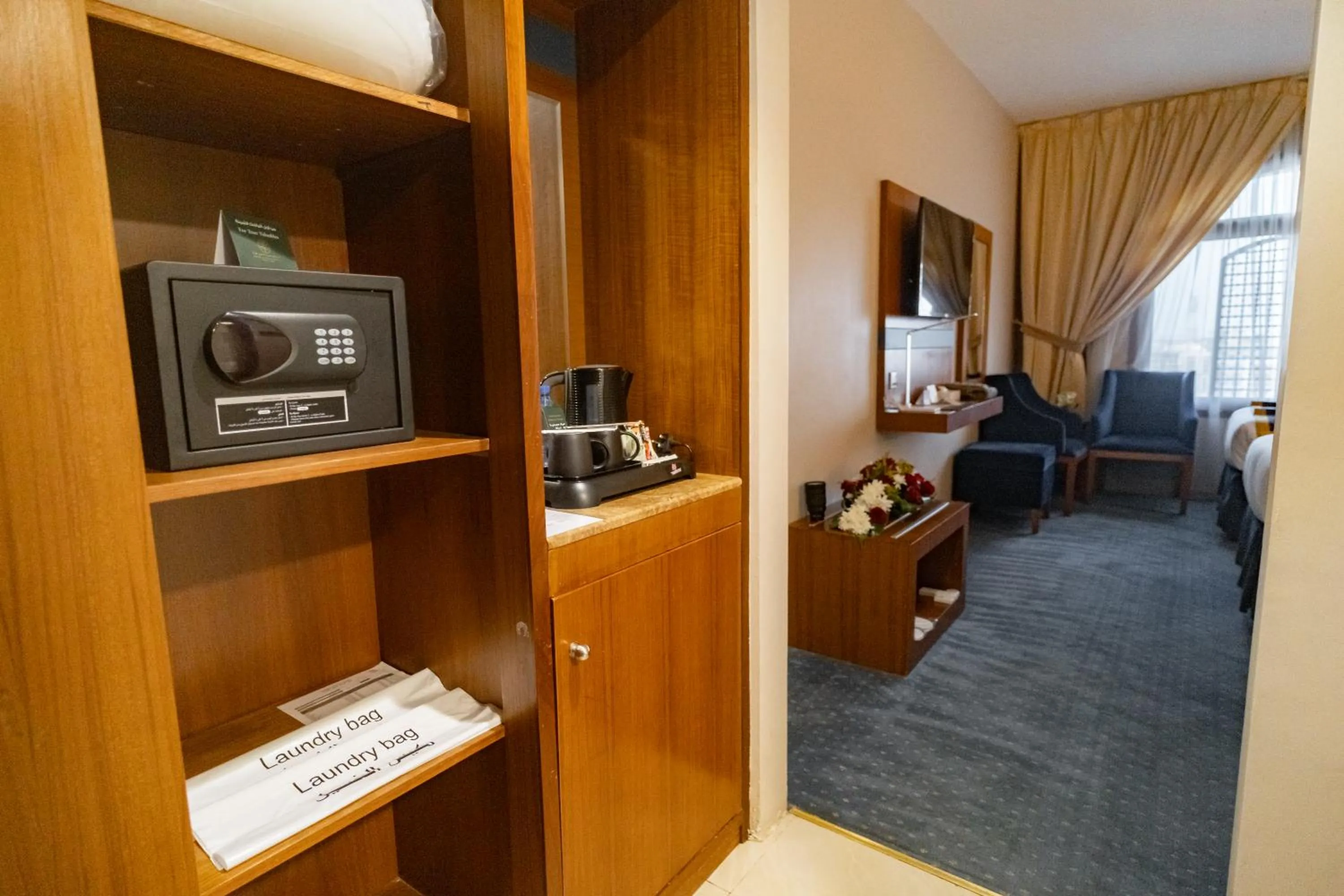 Bed in Emaar Elite Al Madina Hotel