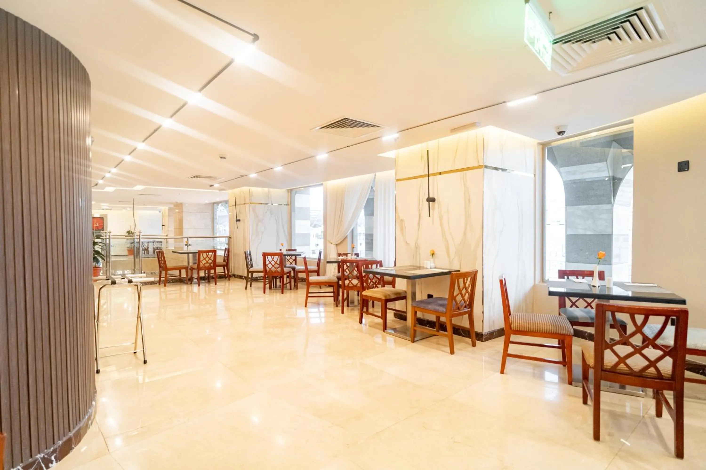 Restaurant/places to eat in Emaar Elite Al Madina Hotel