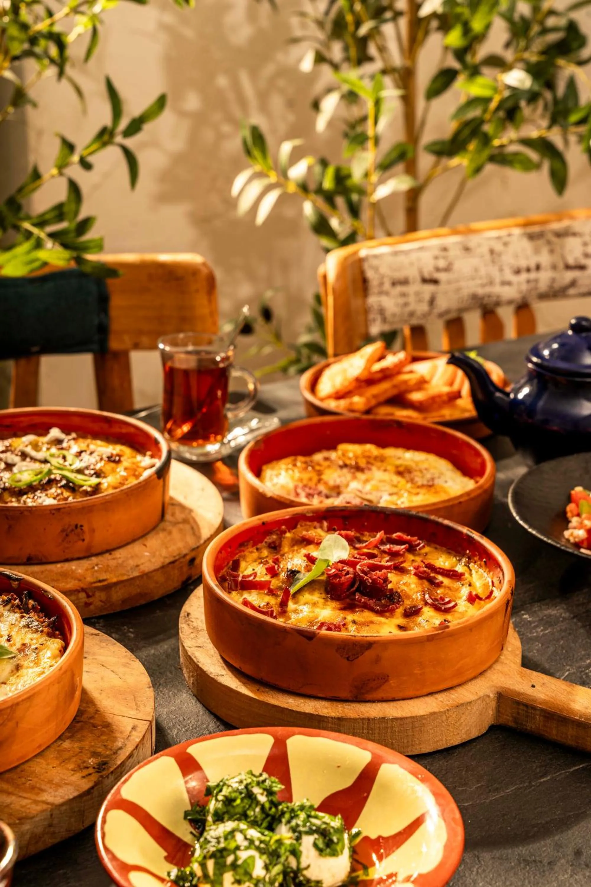 Restaurant/places to eat in Lacosta Hotel