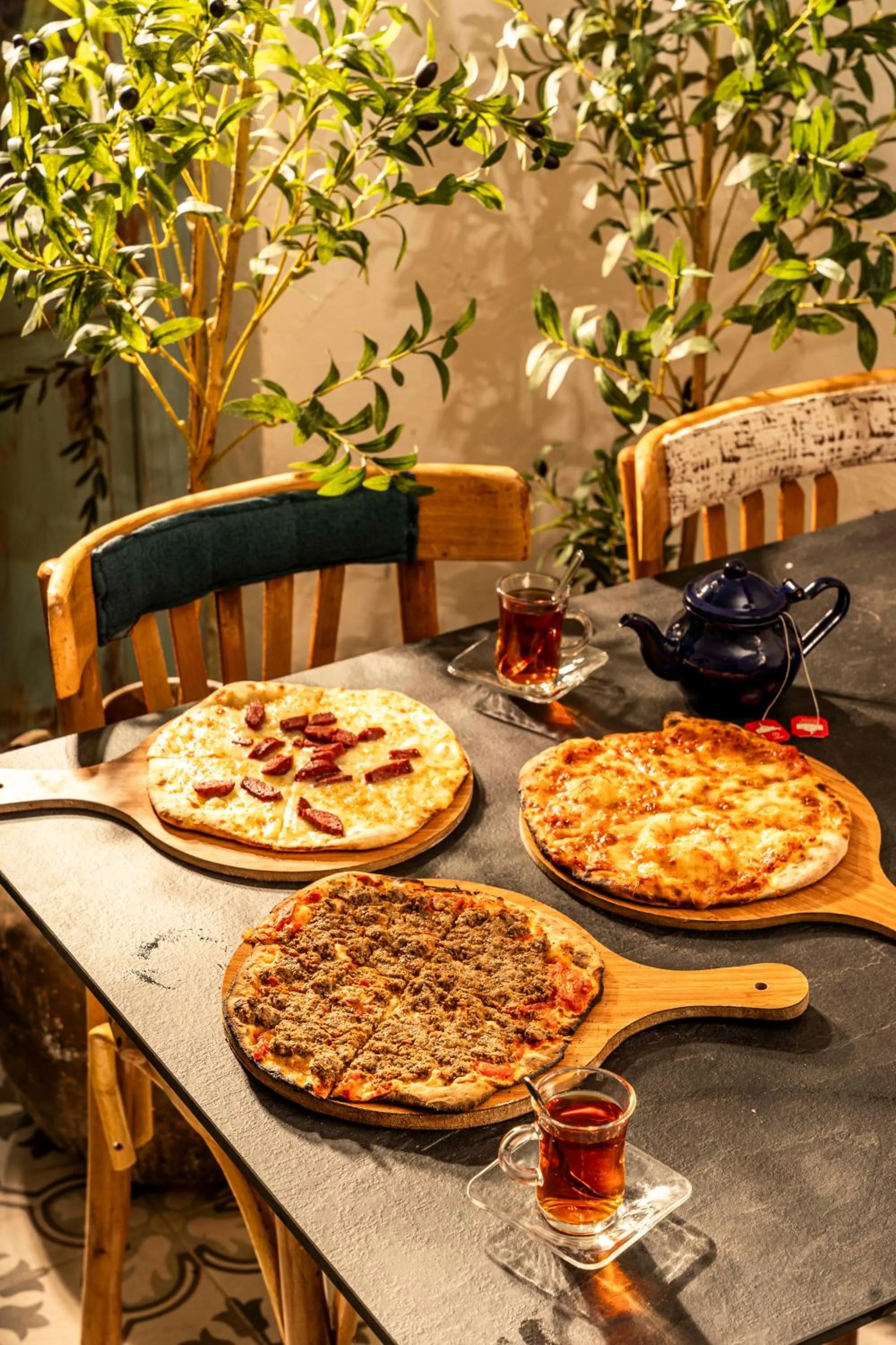 Restaurant/places to eat in Lacosta Hotel