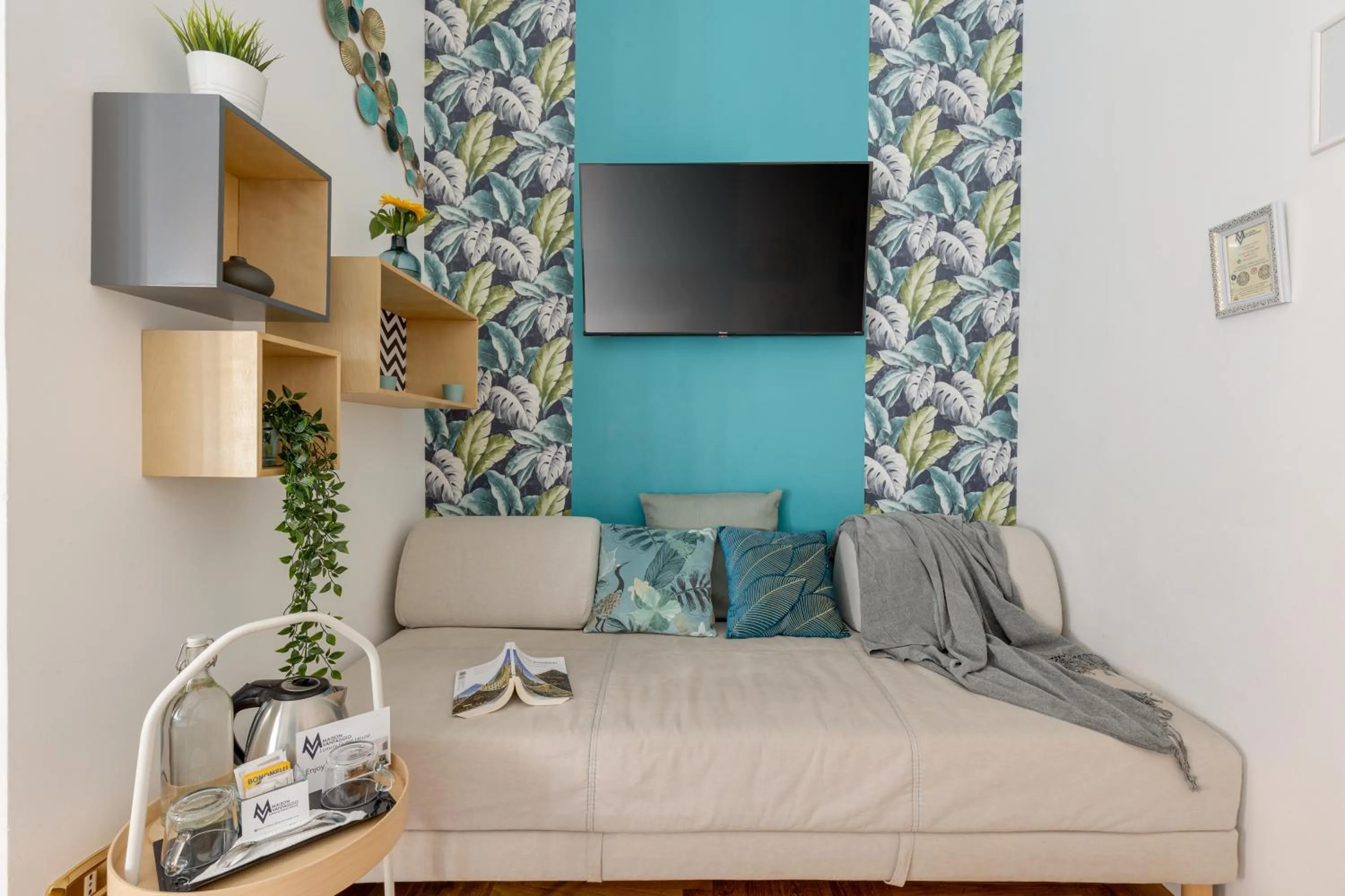 Decorative detail, Bed in Maison Vantaggio