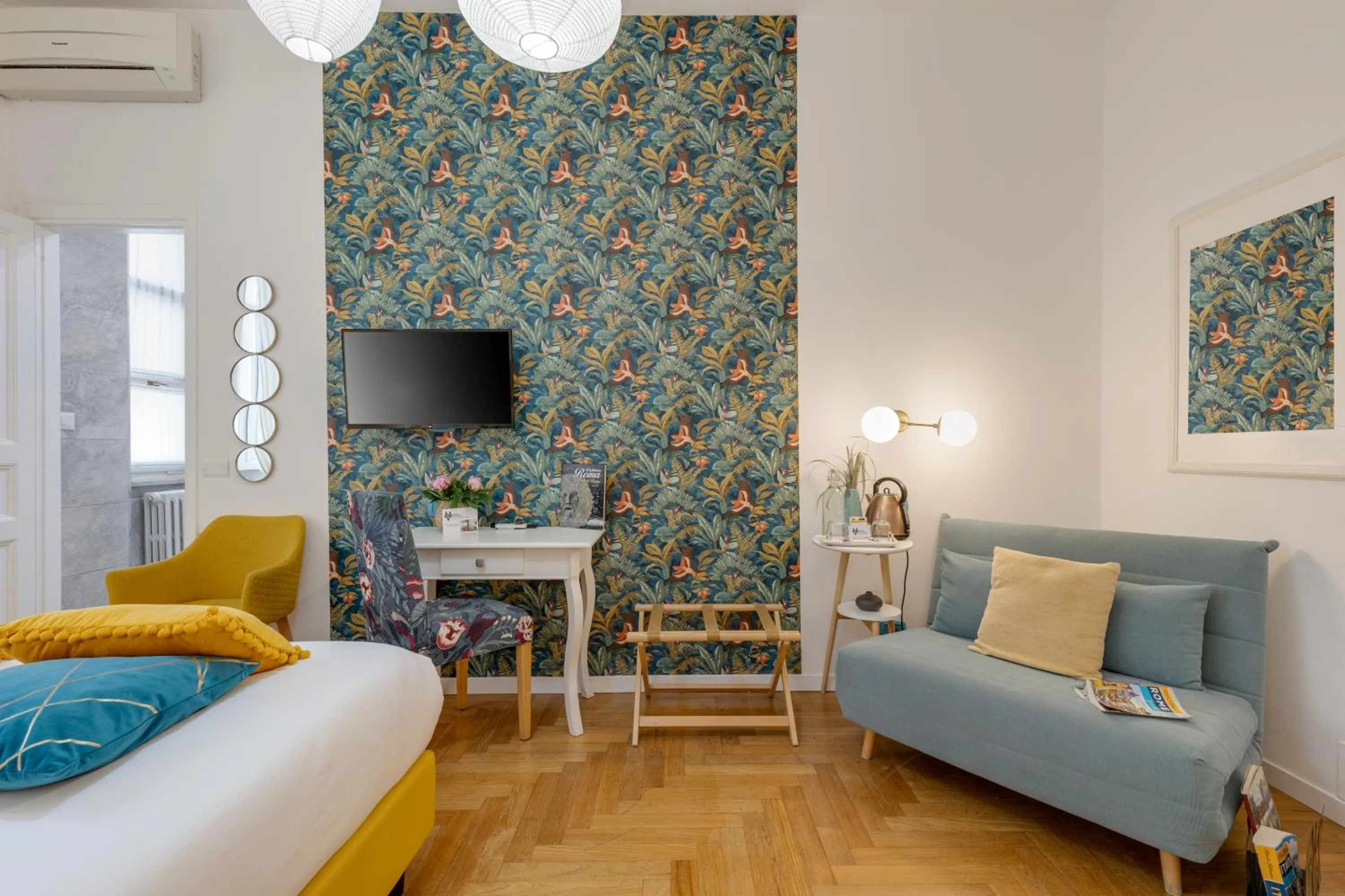 Decorative detail in Maison Vantaggio