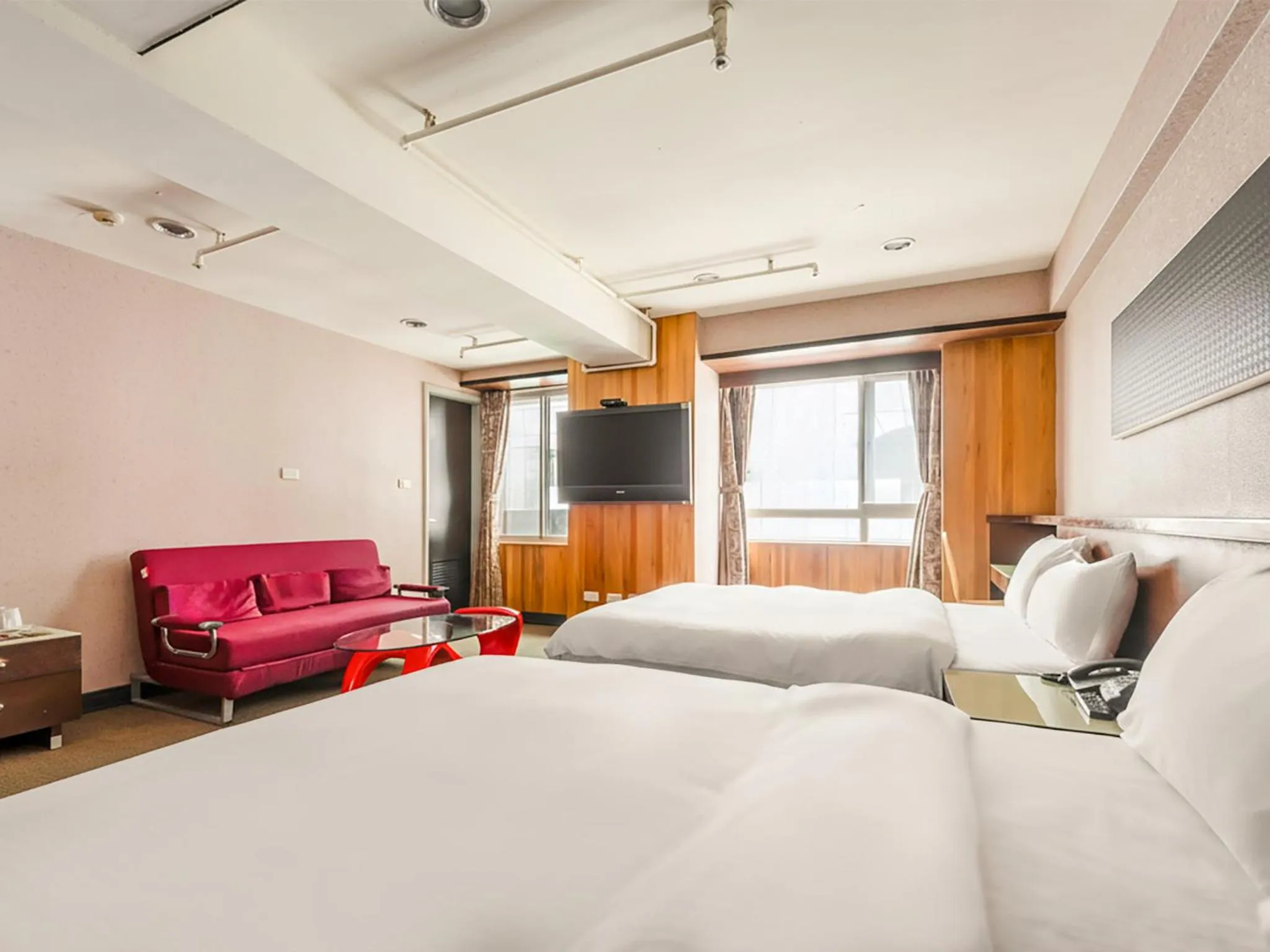 Photo of the whole room, Bed in CHECK inn Express Taichung Fengchia