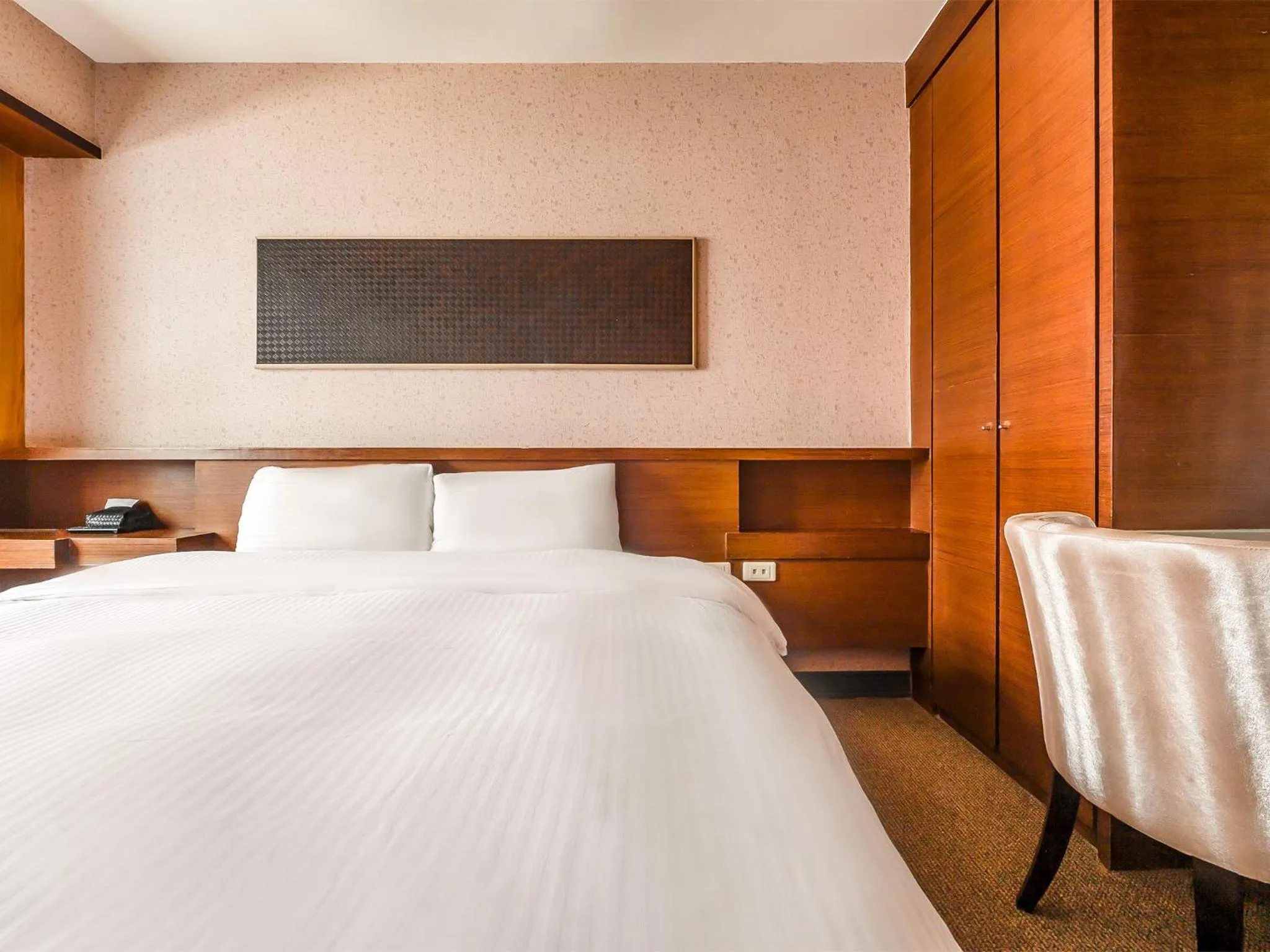 Photo of the whole room, Bed in CHECK inn Express Taichung Fengchia