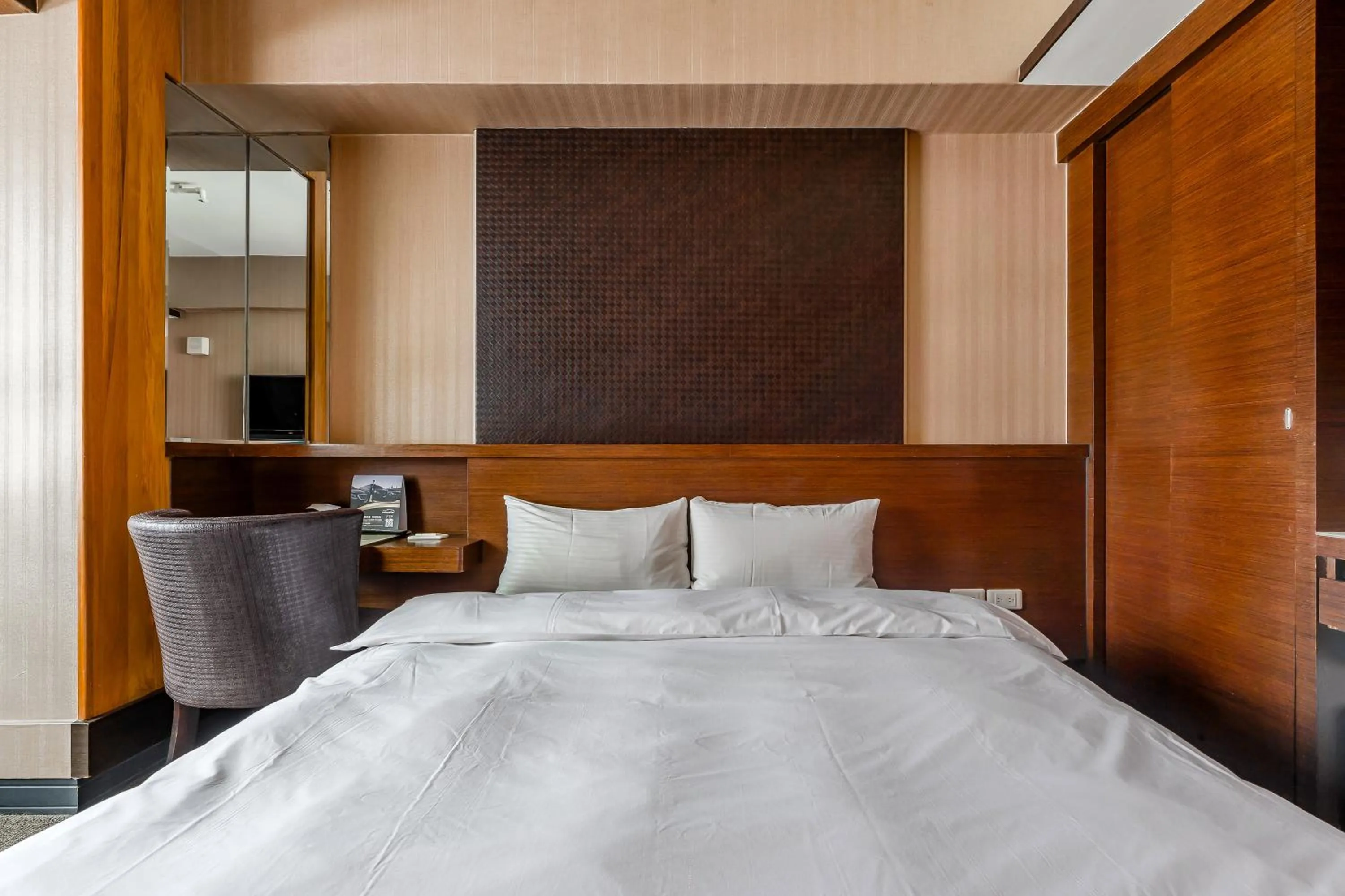 Bed in CHECK inn Express Taichung Fengchia