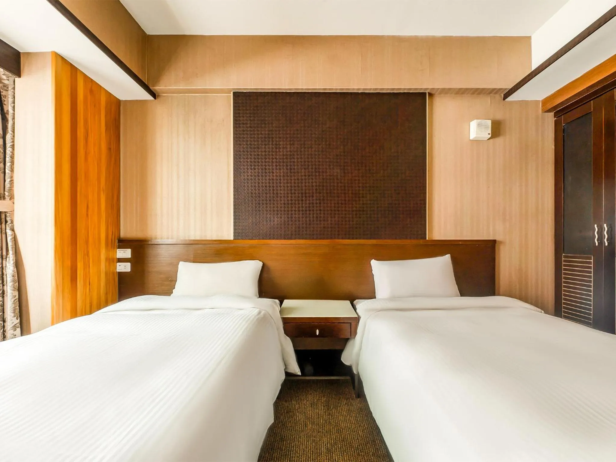 Photo of the whole room, Bed in CHECK inn Express Taichung Fengchia