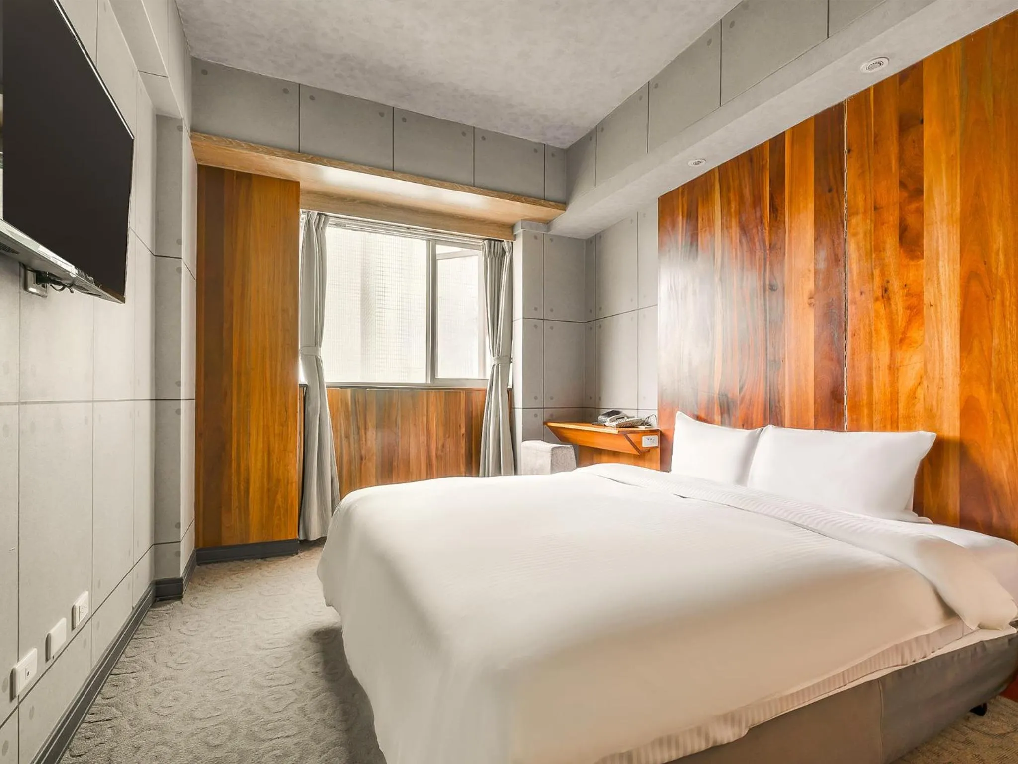 Photo of the whole room, Bed in CHECK inn Express Taichung Fengchia