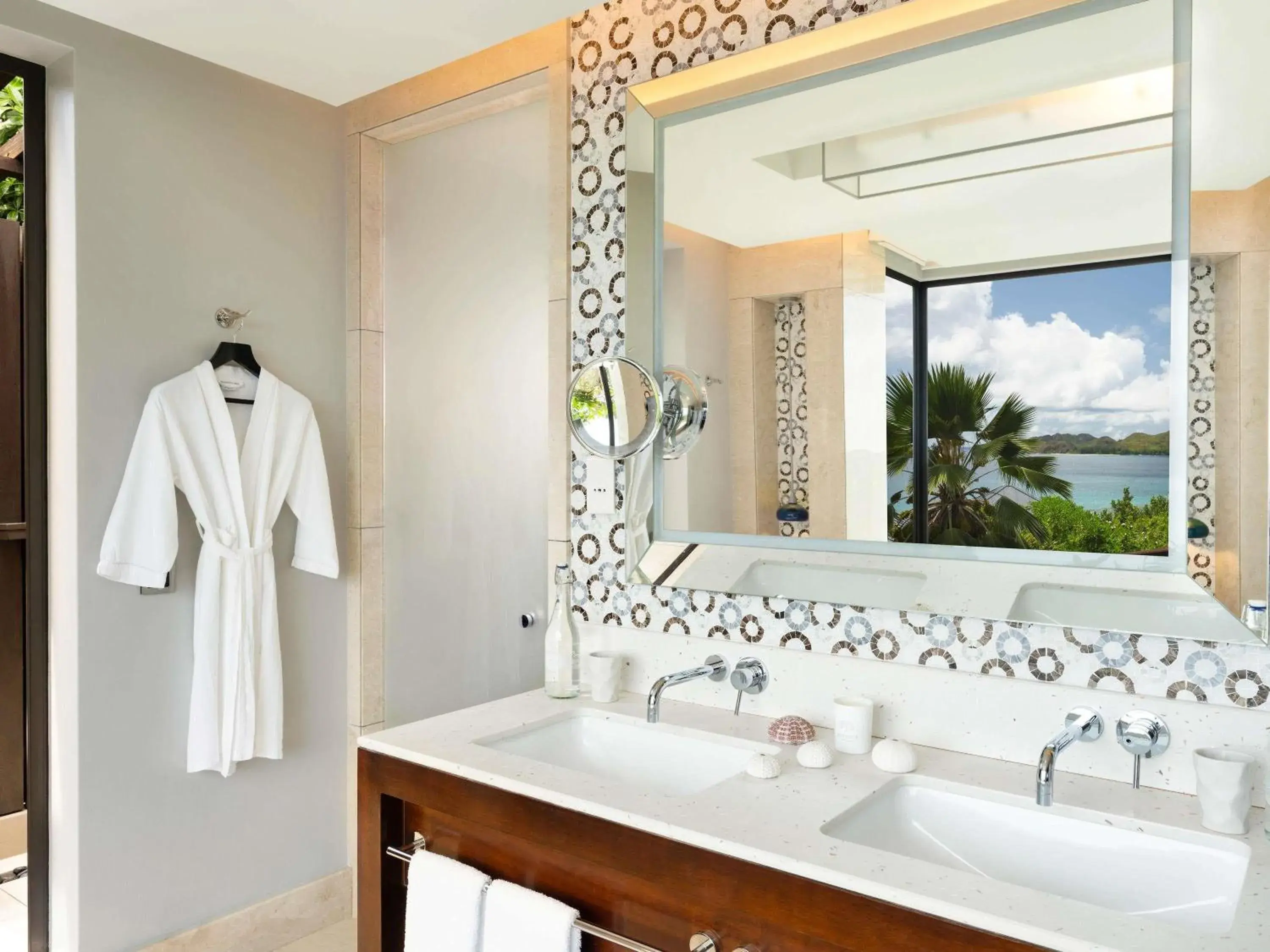 Ocean View Twin Pool Villa in Raffles Seychelles Ocean View Twin Pool Villa in Raffles Seychelles
