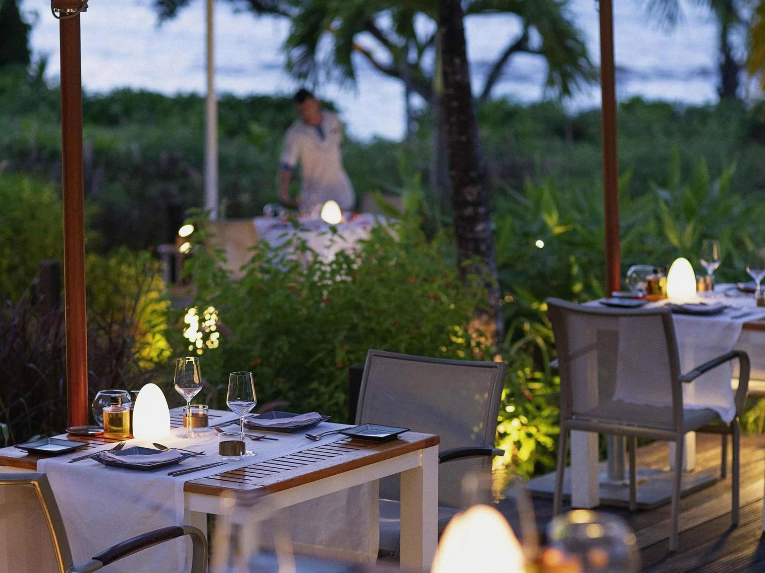 Restaurant/places to eat in Raffles Seychelles