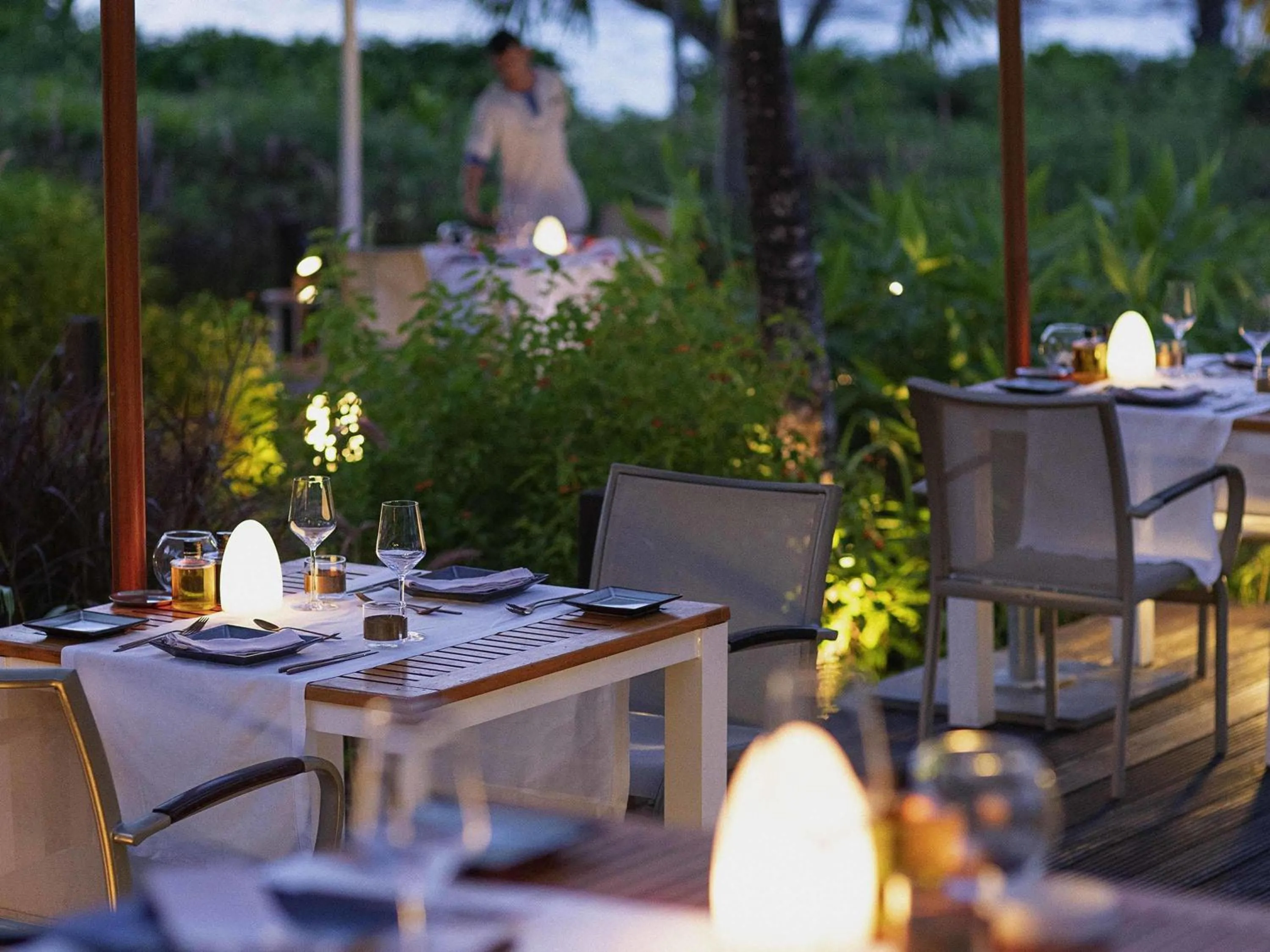 Restaurant/places to eat in Raffles Seychelles