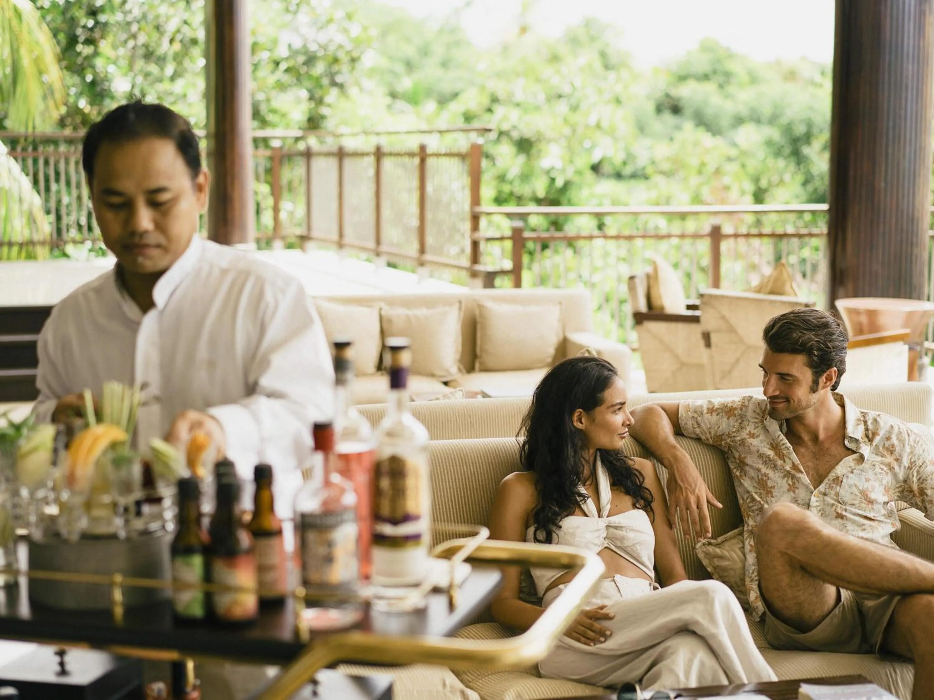 Lounge or bar in Raffles Seychelles