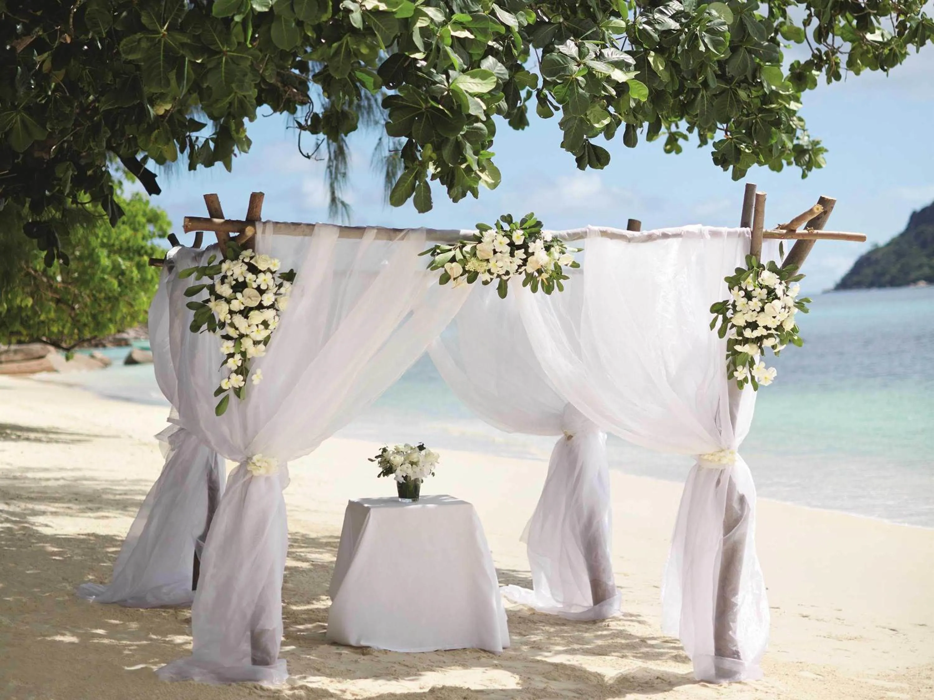 wedding in Raffles Seychelles