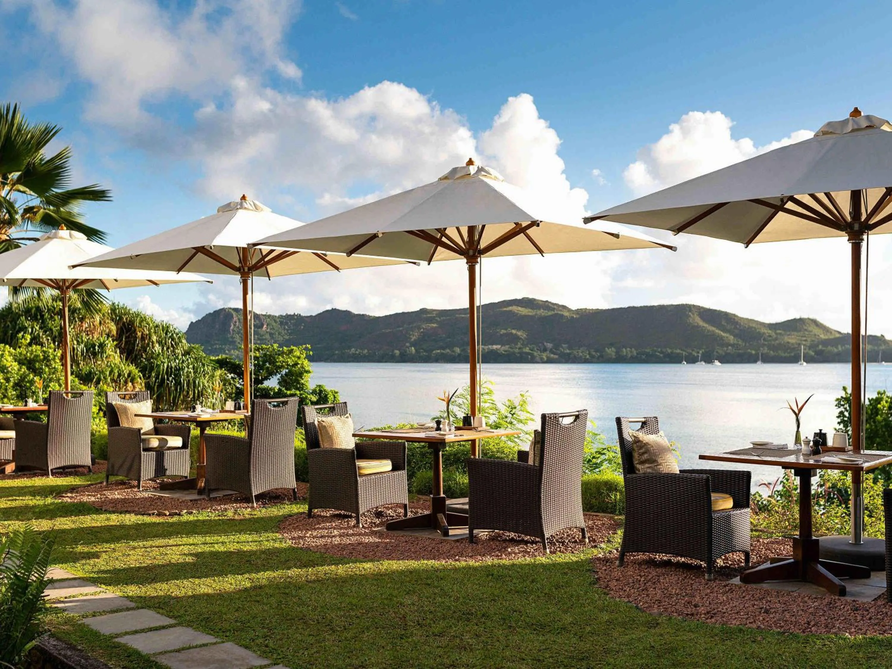 Restaurant/places to eat in Raffles Seychelles