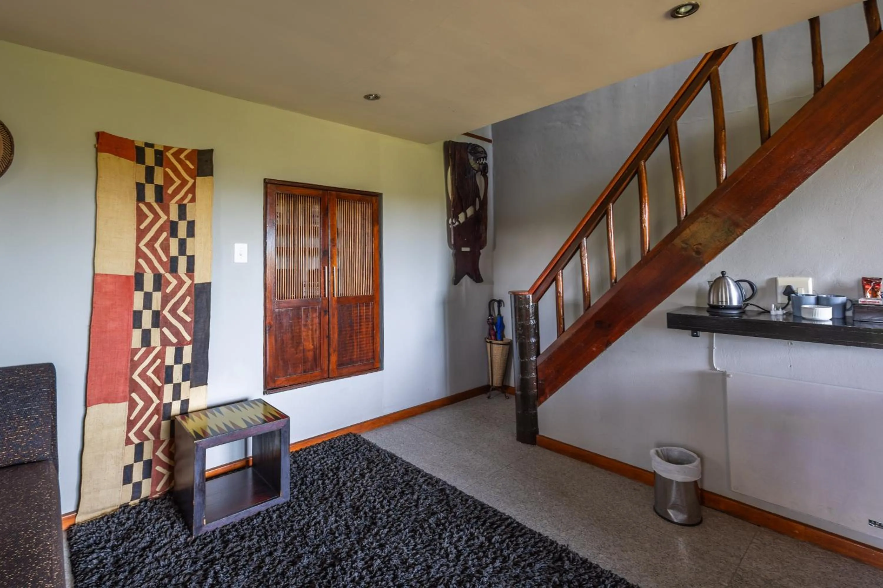 Seating area in Hog Hollow Country Lodge