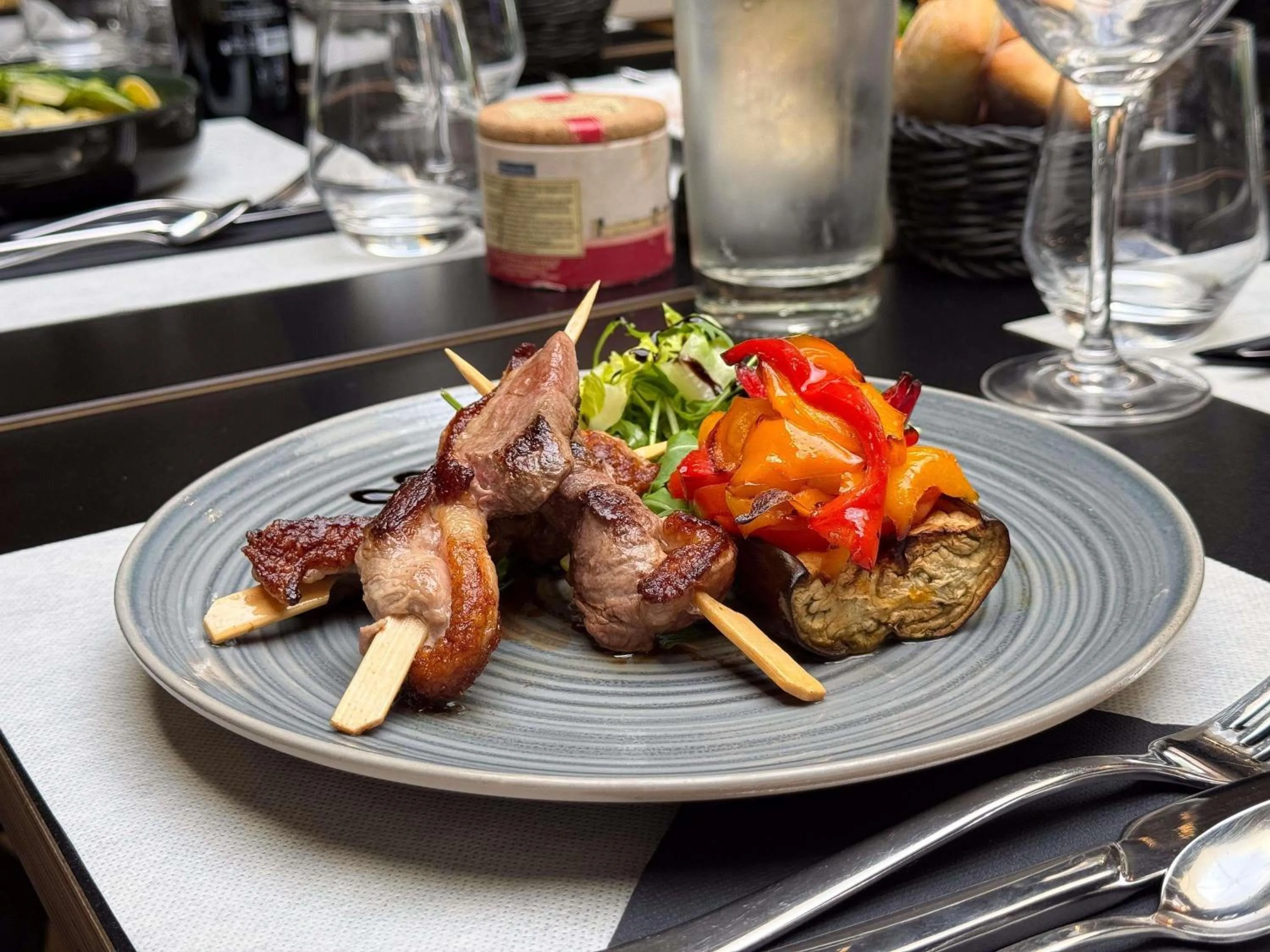 Restaurant/places to eat in ibis Nîmes Ouest - A9