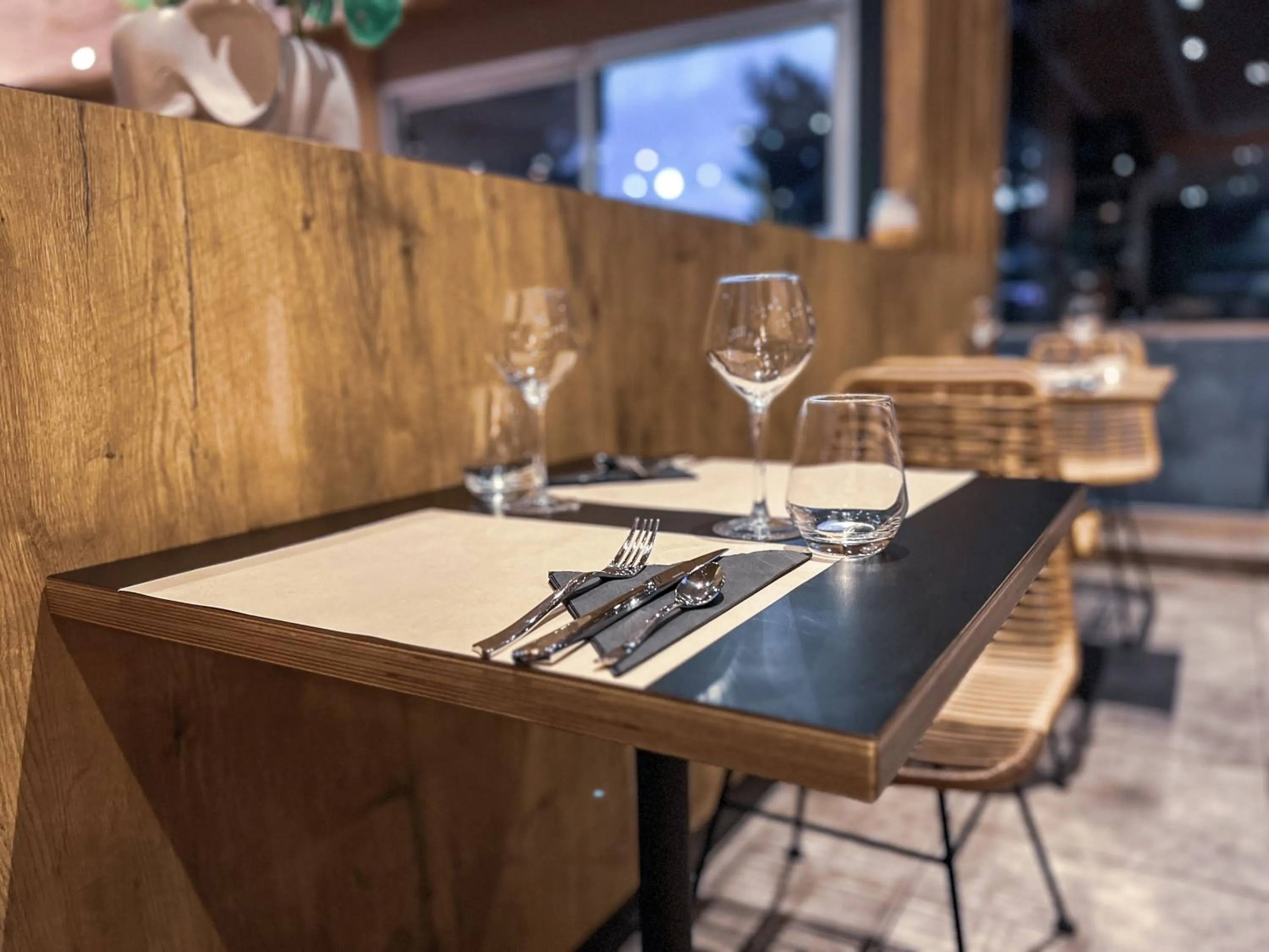 Restaurant/places to eat in ibis Nîmes Ouest - A9