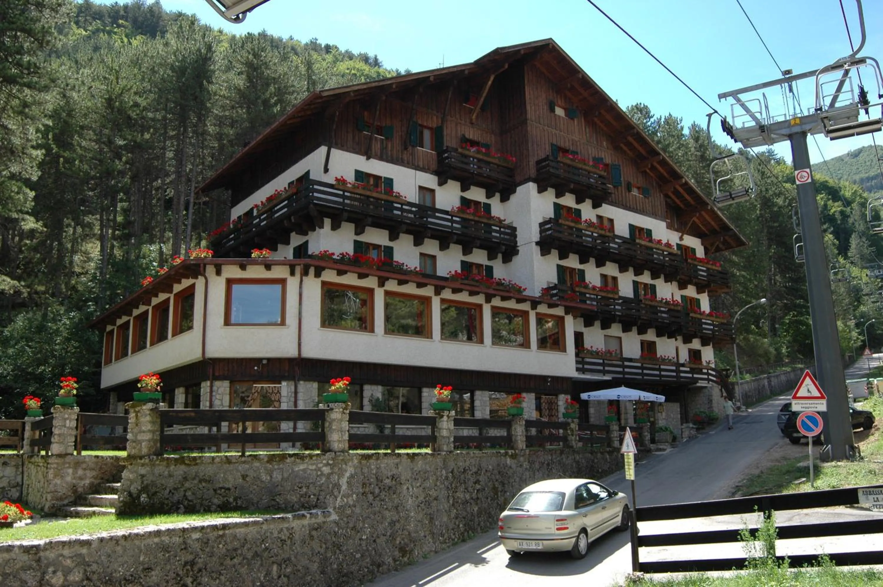 Property building in Hotel Garnì Mille Pini