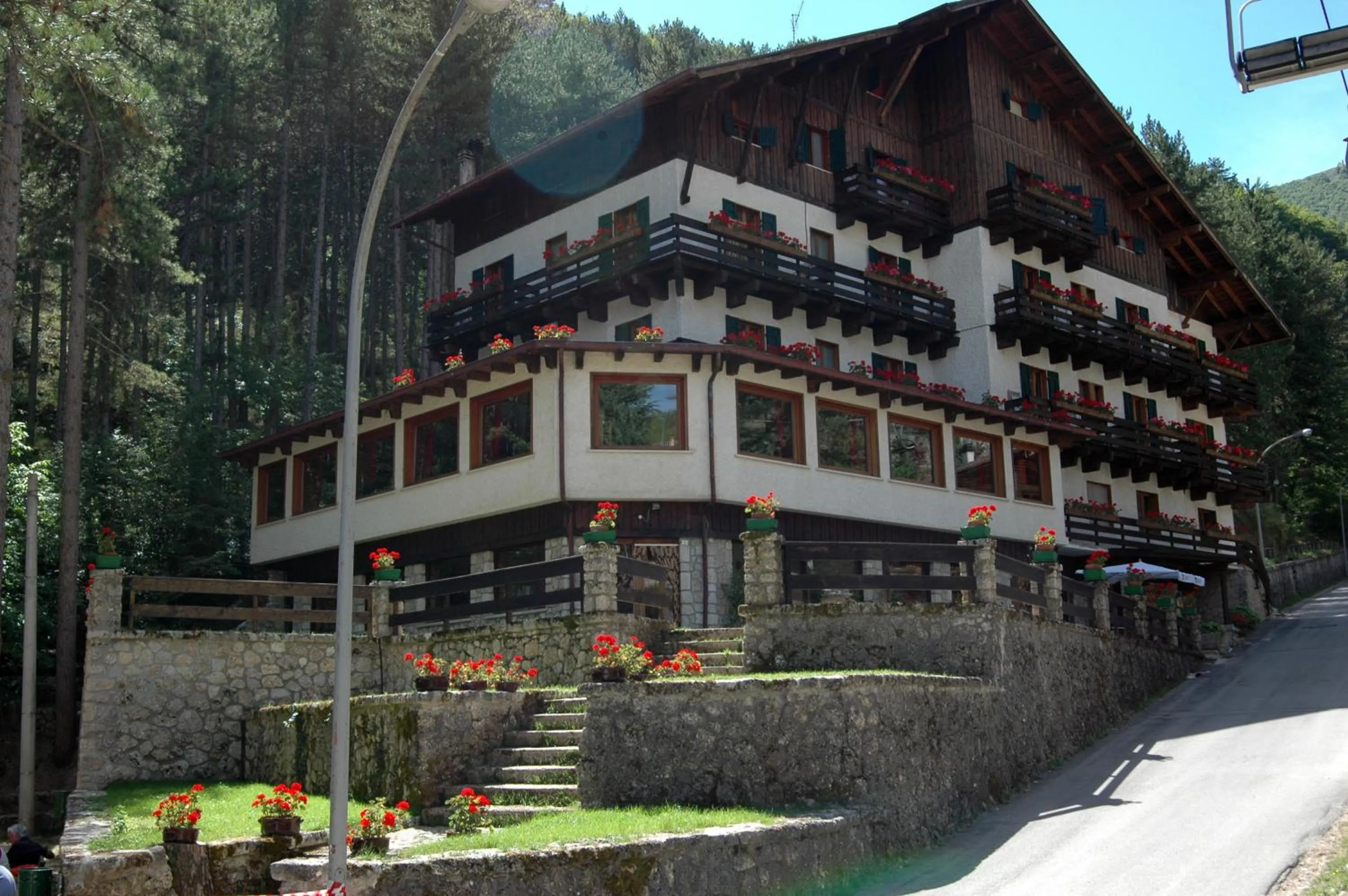 Property building in Hotel Garnì Mille Pini
