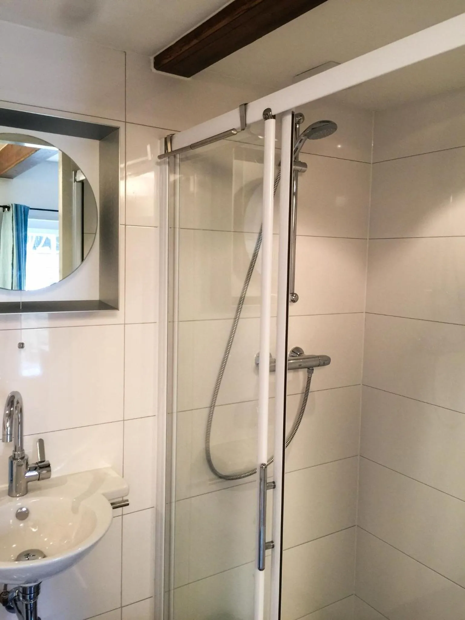 Shower in Apple Tree Cottage - charming home at beautiful canal in our idyllic garden