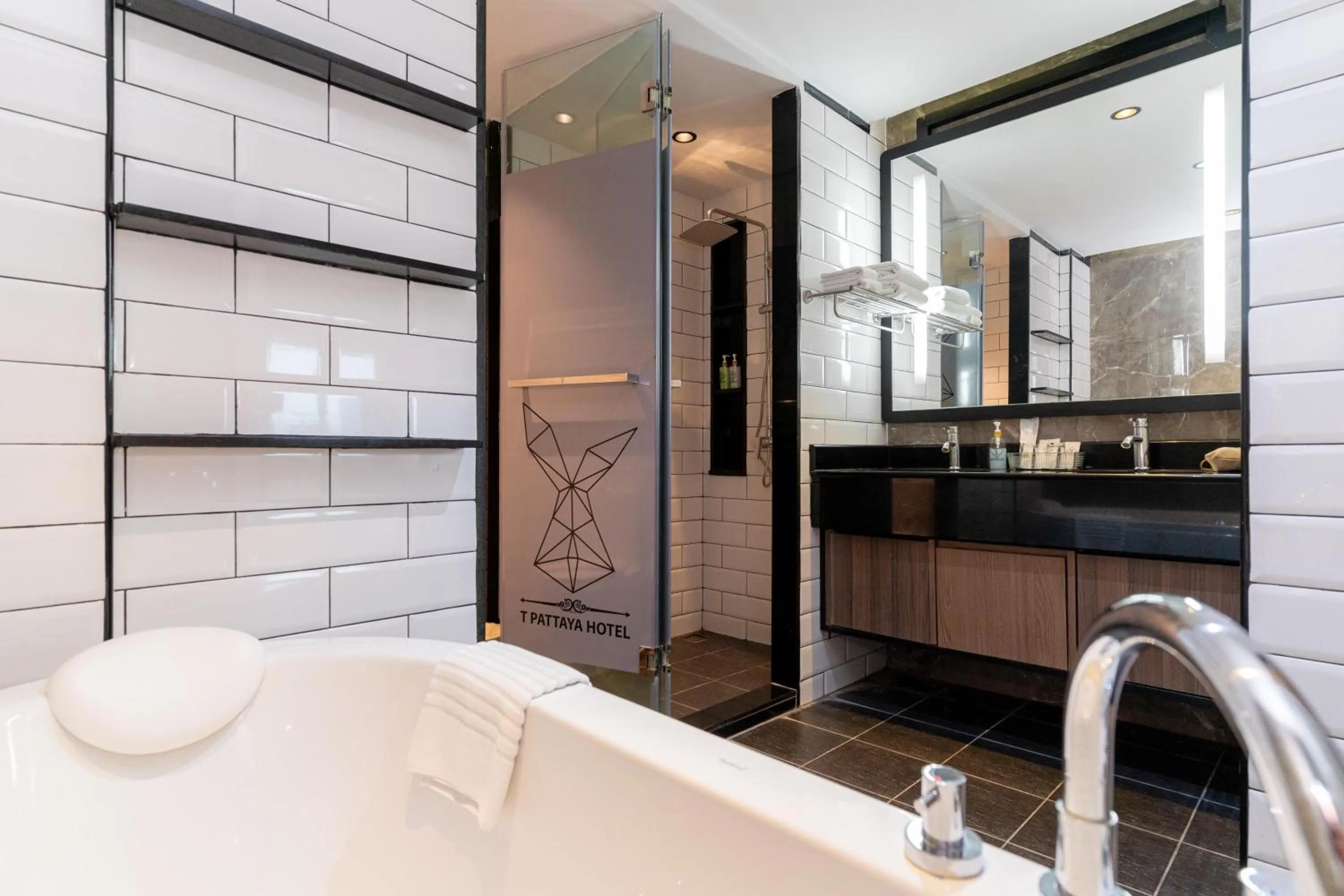 Photo of the whole room in SureStay Plus by Best Western T Pattaya