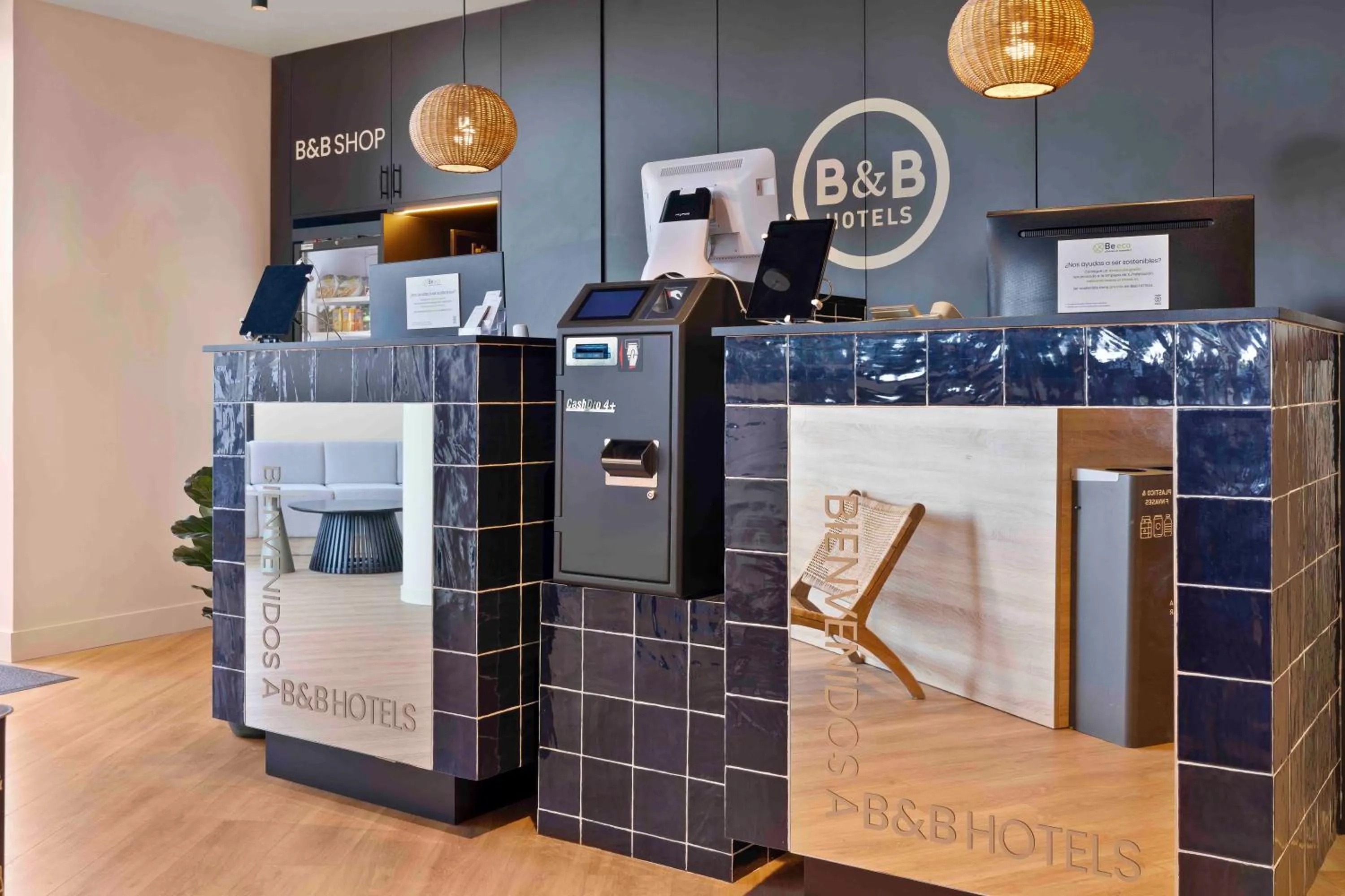 Lobby or reception in B&B HOTEL Albacete