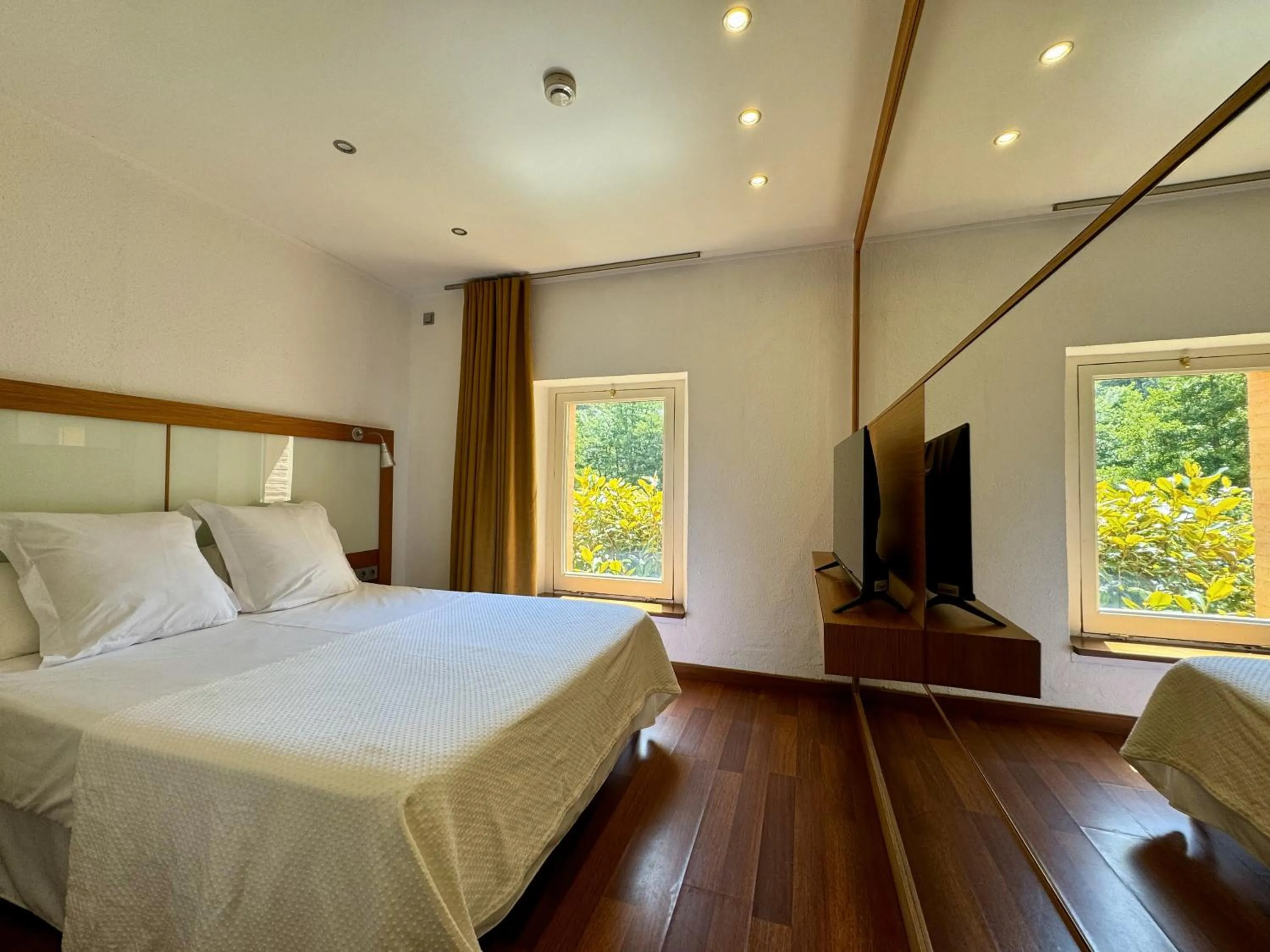 Bedroom, Bed in Hotel Spa La Central - Adults Only