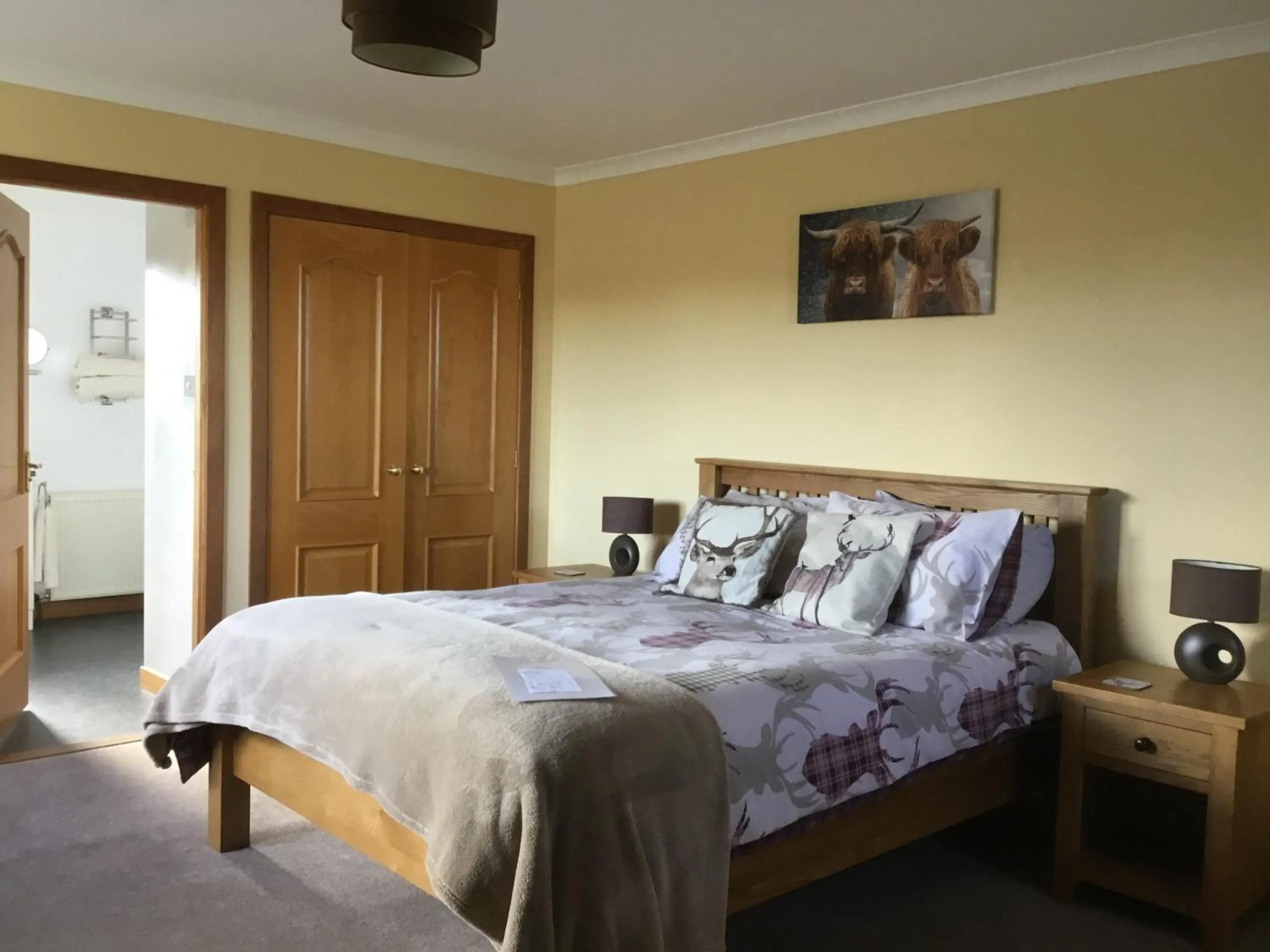 Bedroom in House on the Falls