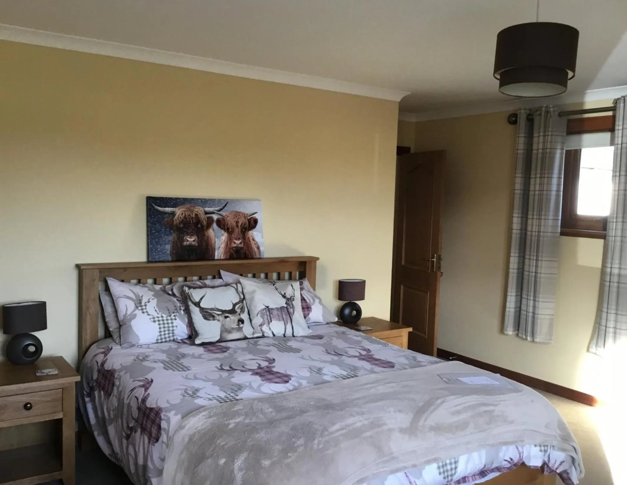 Bedroom in House on the Falls