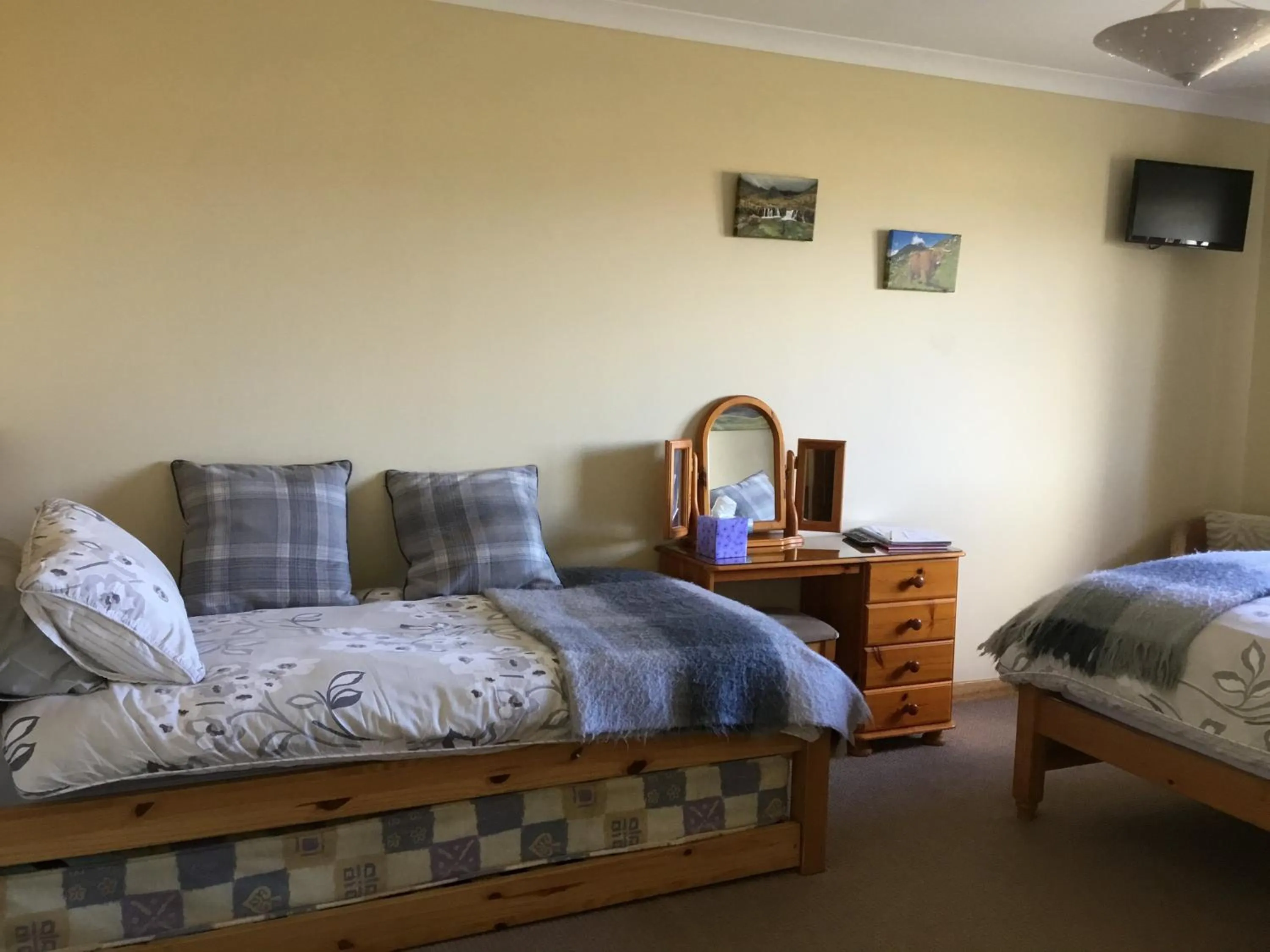 Bedroom in House on the Falls