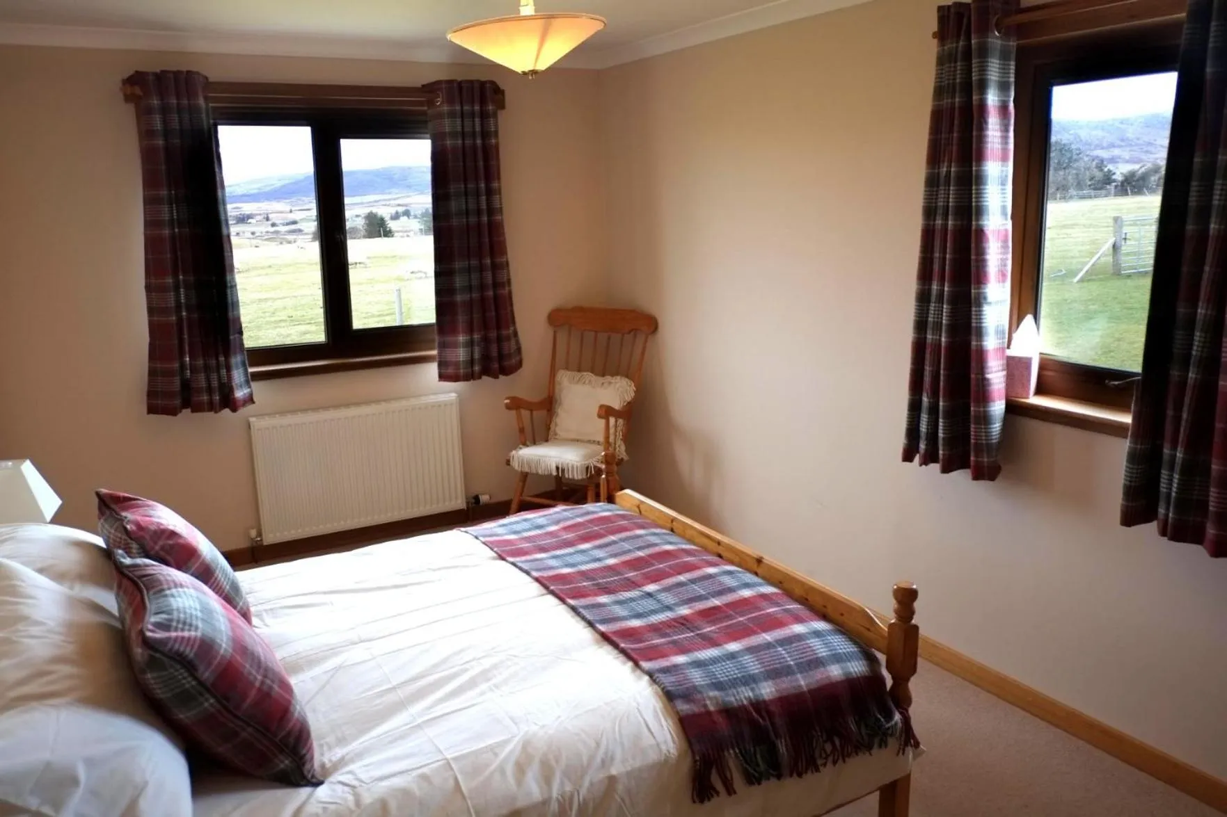 Bedroom in House on the Falls
