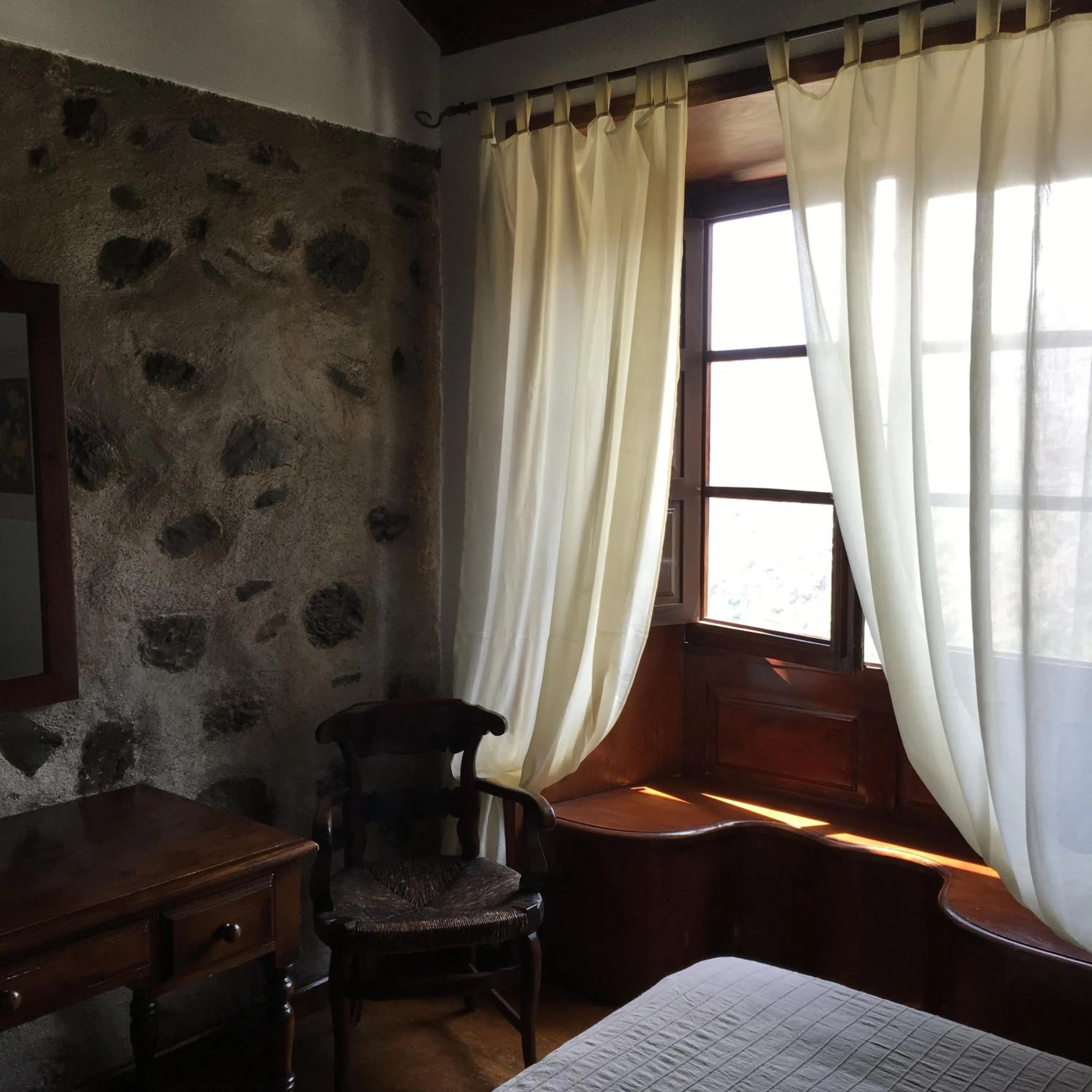 Seating area, Bed in Hotel Rural Ibo Alfaro - OFFLINE HOTEL