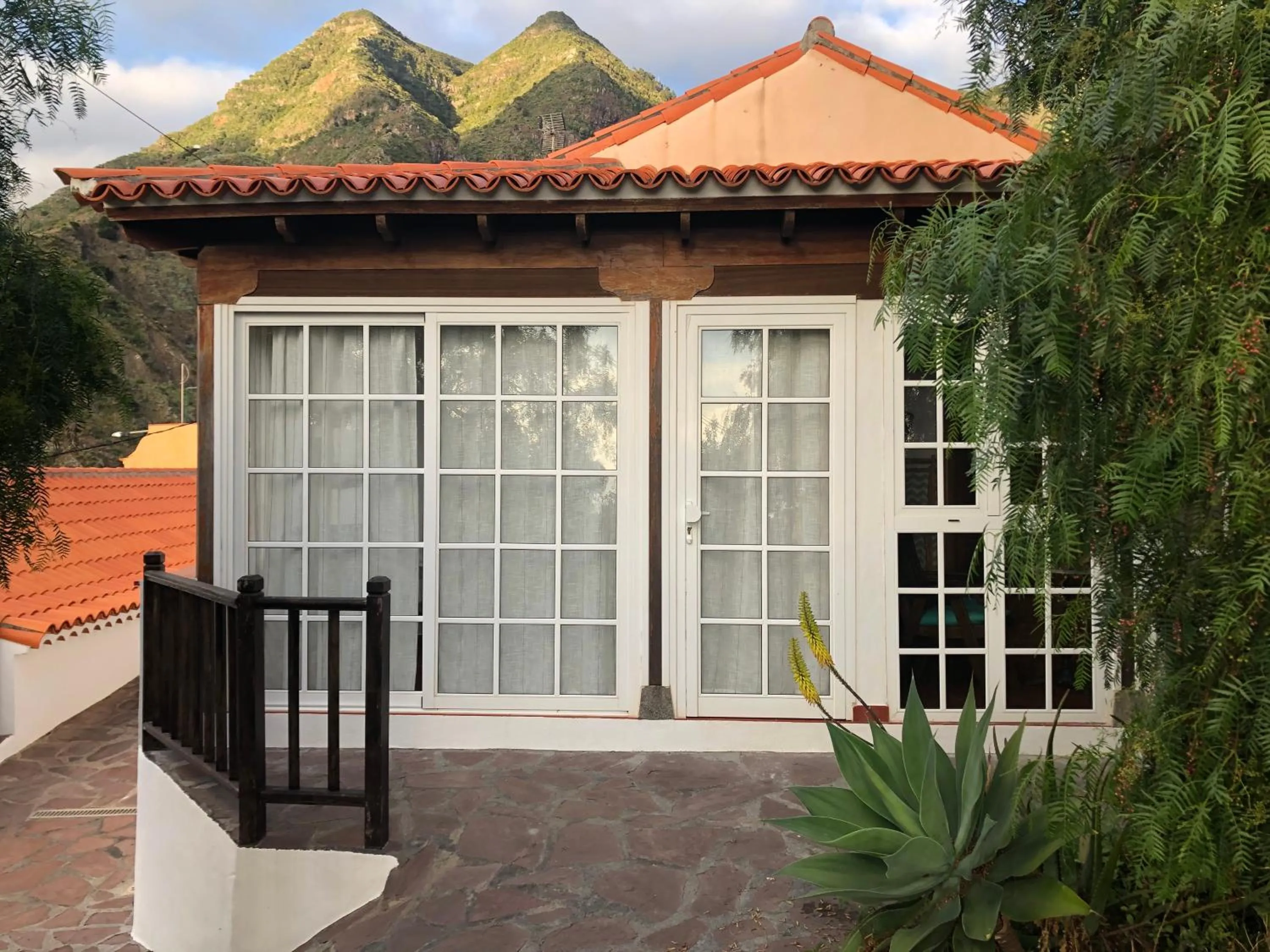 Garden in Hotel Rural Ibo Alfaro - OFFLINE HOTEL