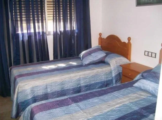 Two-Bedroom Apartment (4 Adults) in Apartamentos Albamar II