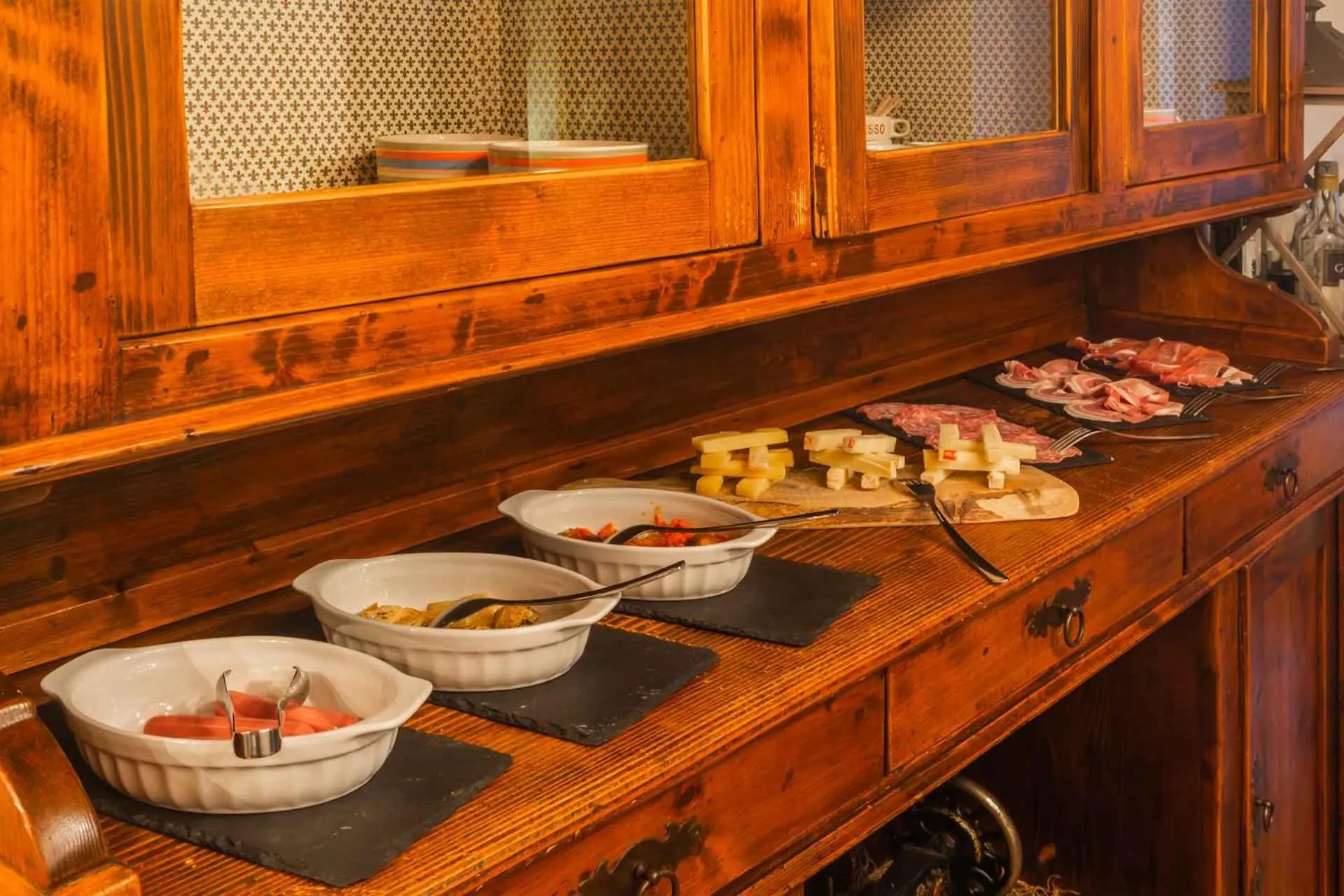 Continental breakfast in AR Mountains Lodge Villachiara