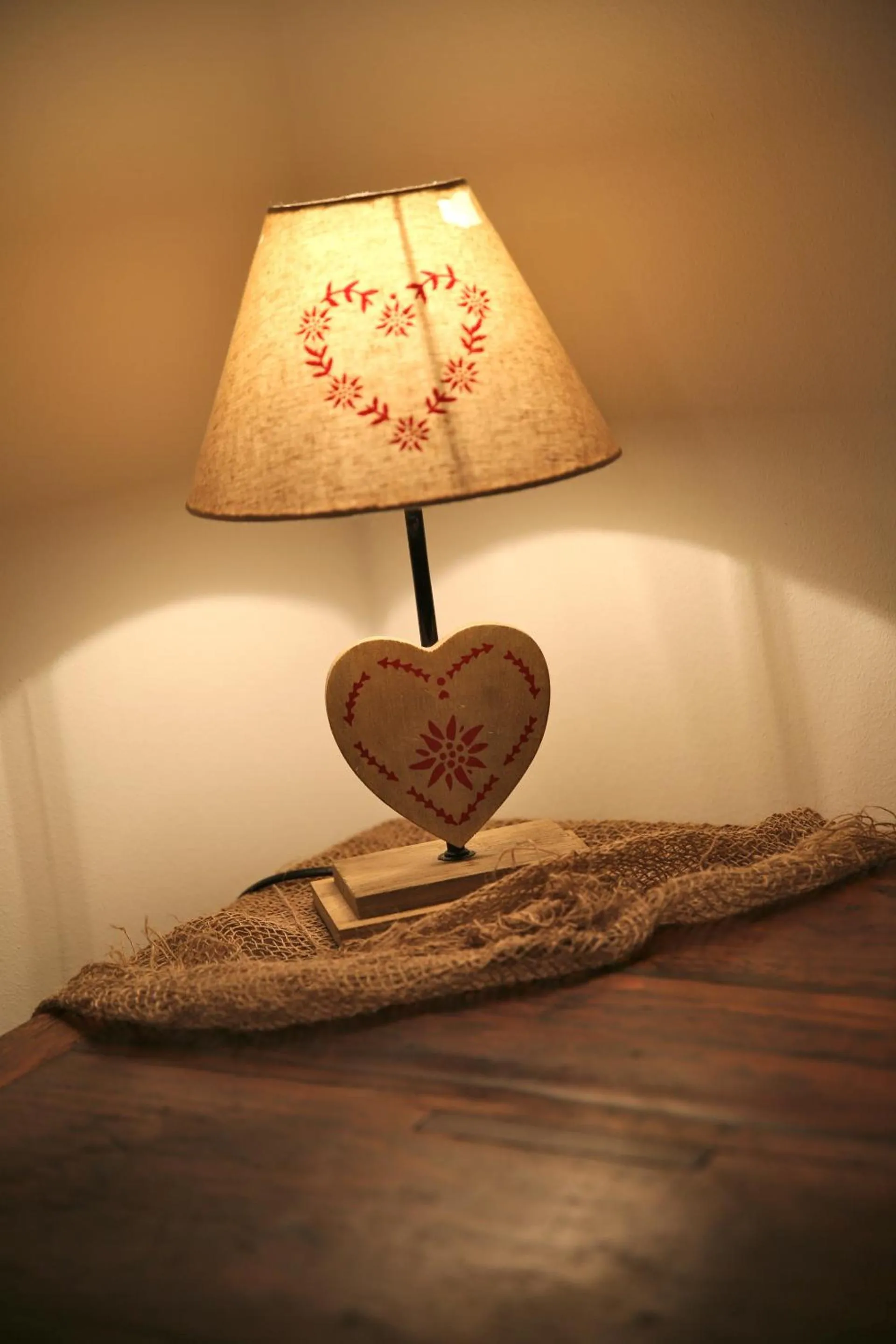 Decorative detail in AR Mountains Lodge Villachiara