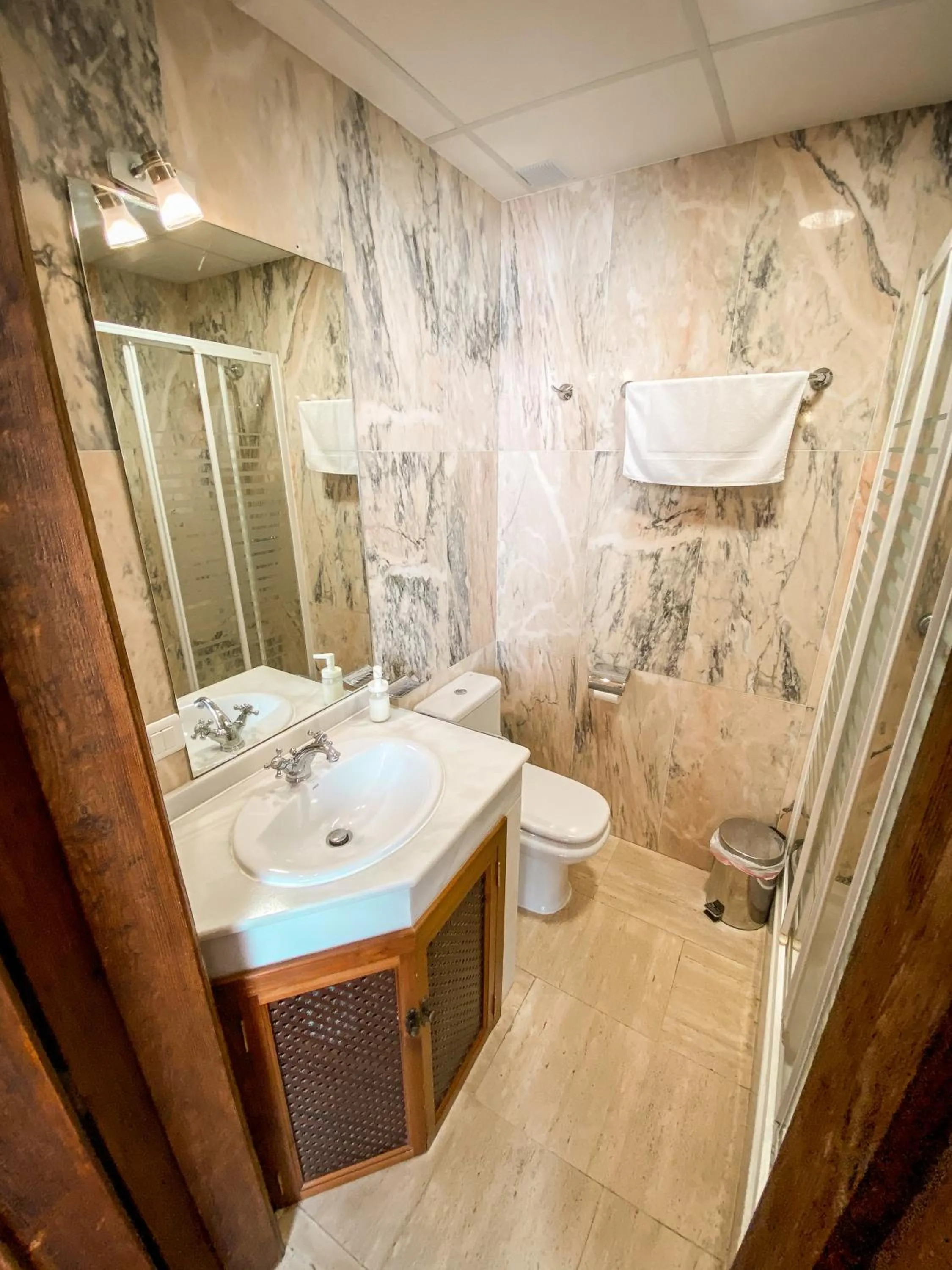 Shower in La Colegiata De Ronda