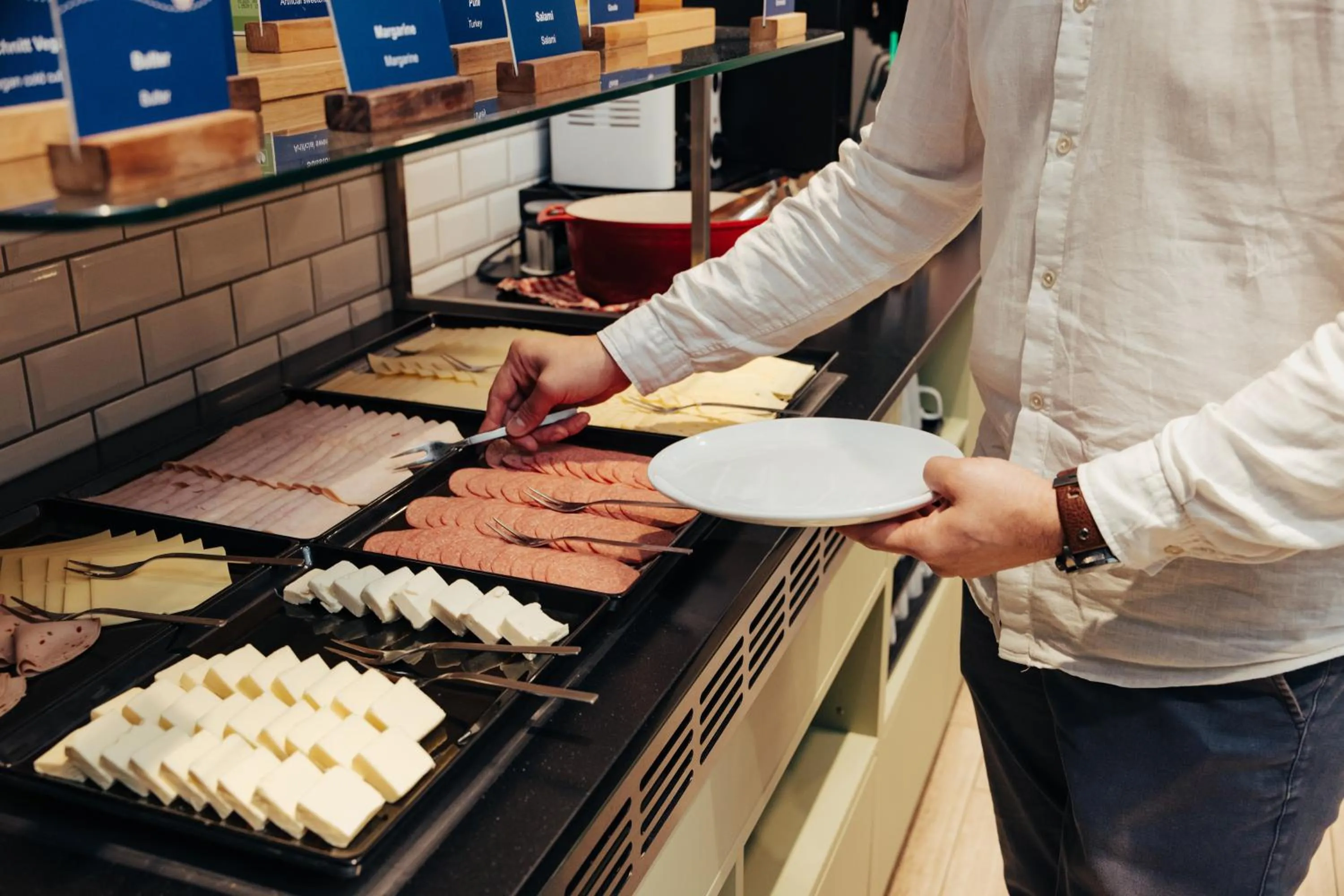 Breakfast in MEININGER Hotel Wien Downtown Franz