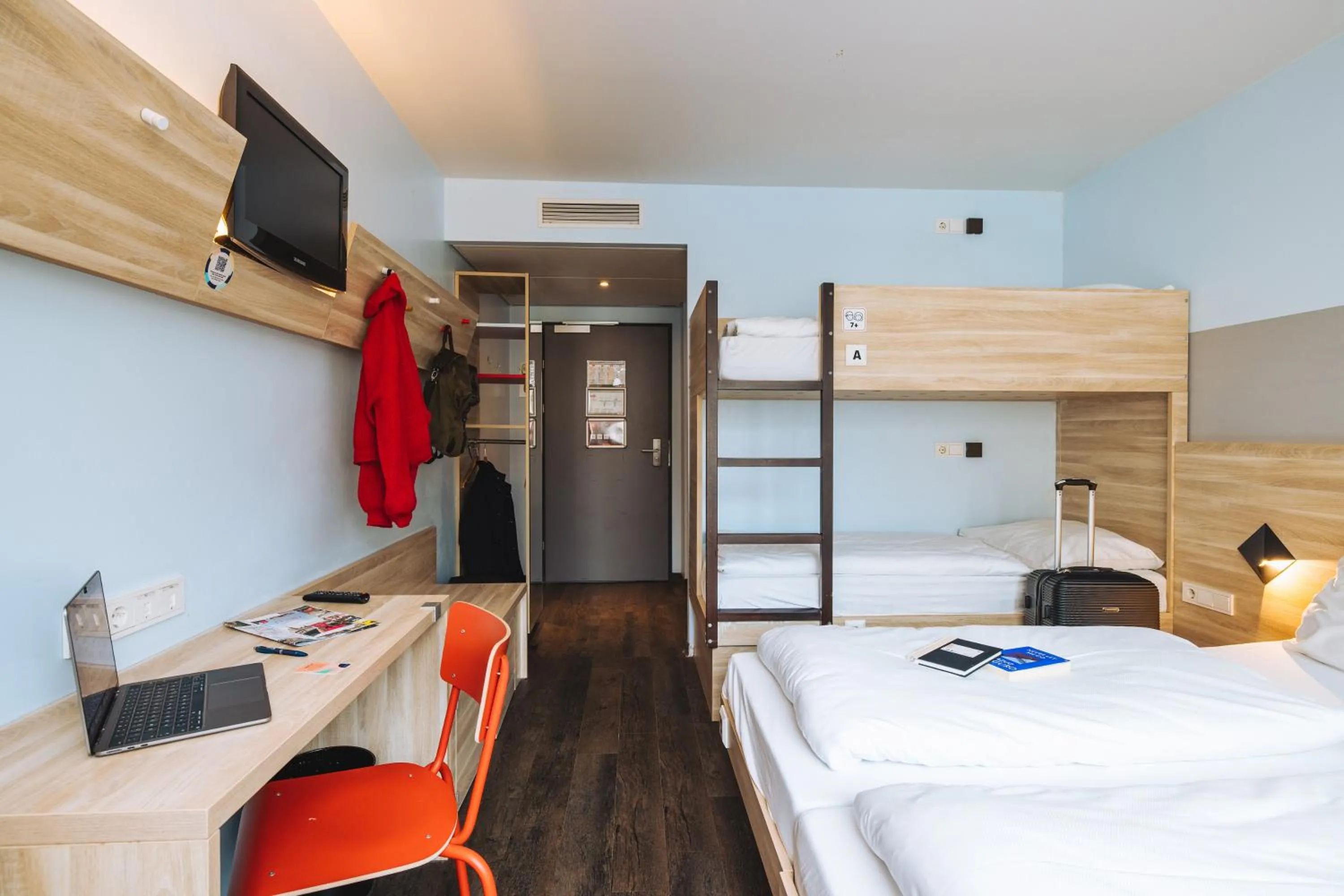 Bedroom, Bed in MEININGER Hotel Wien Downtown Franz